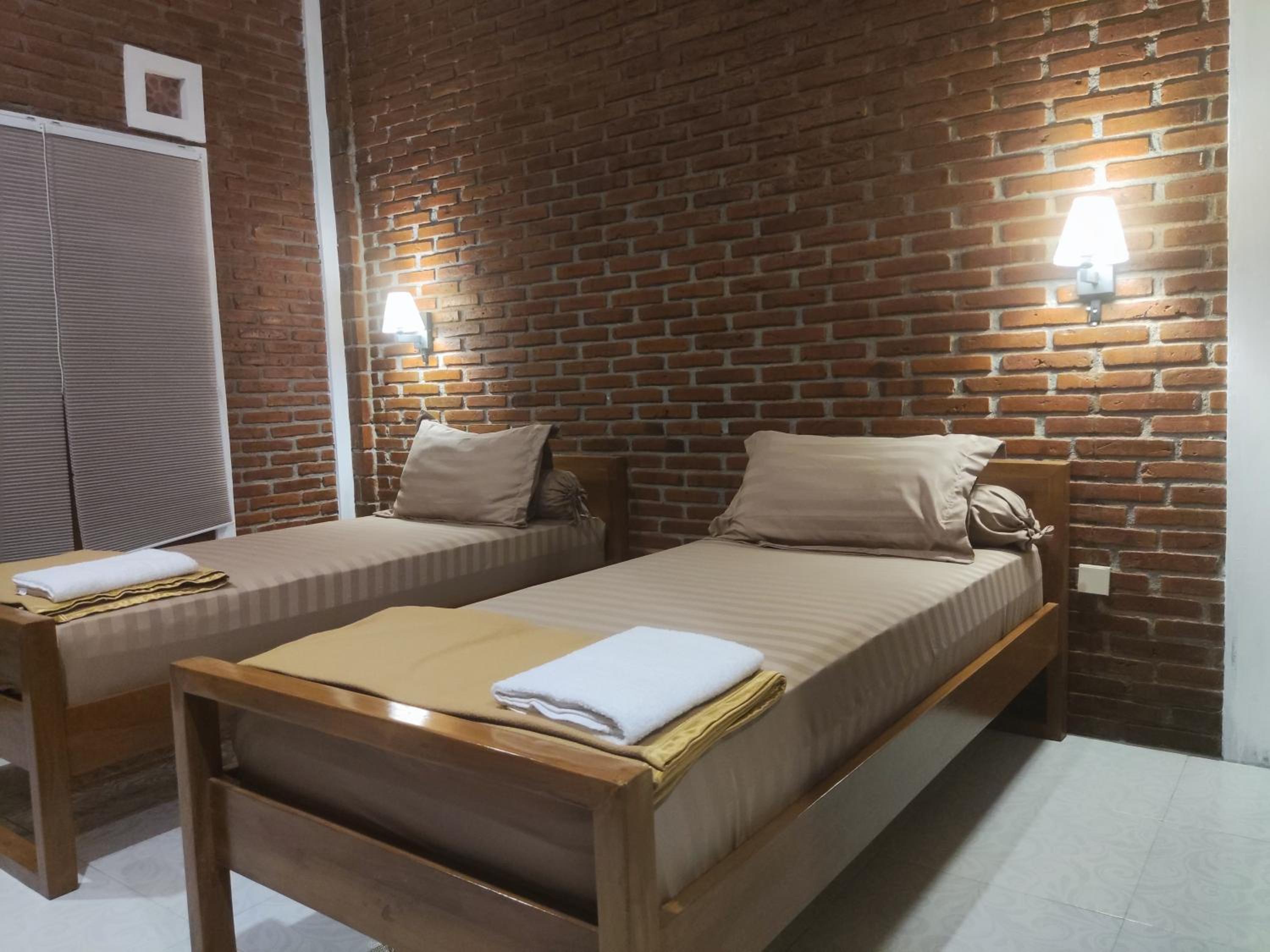 Deluxe Twin Room - Photo 11