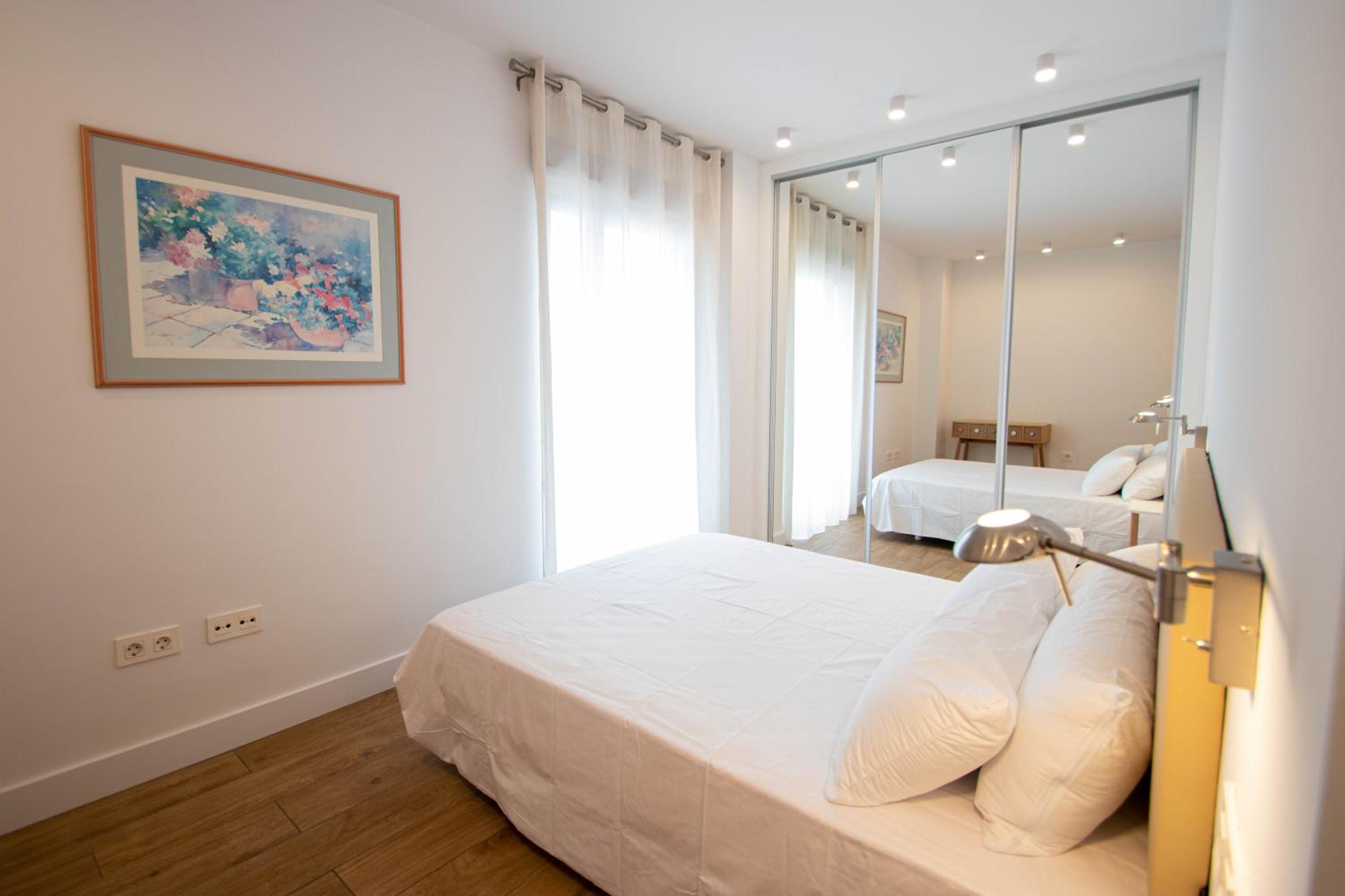 Apartamento de tres dormitorios con terraza