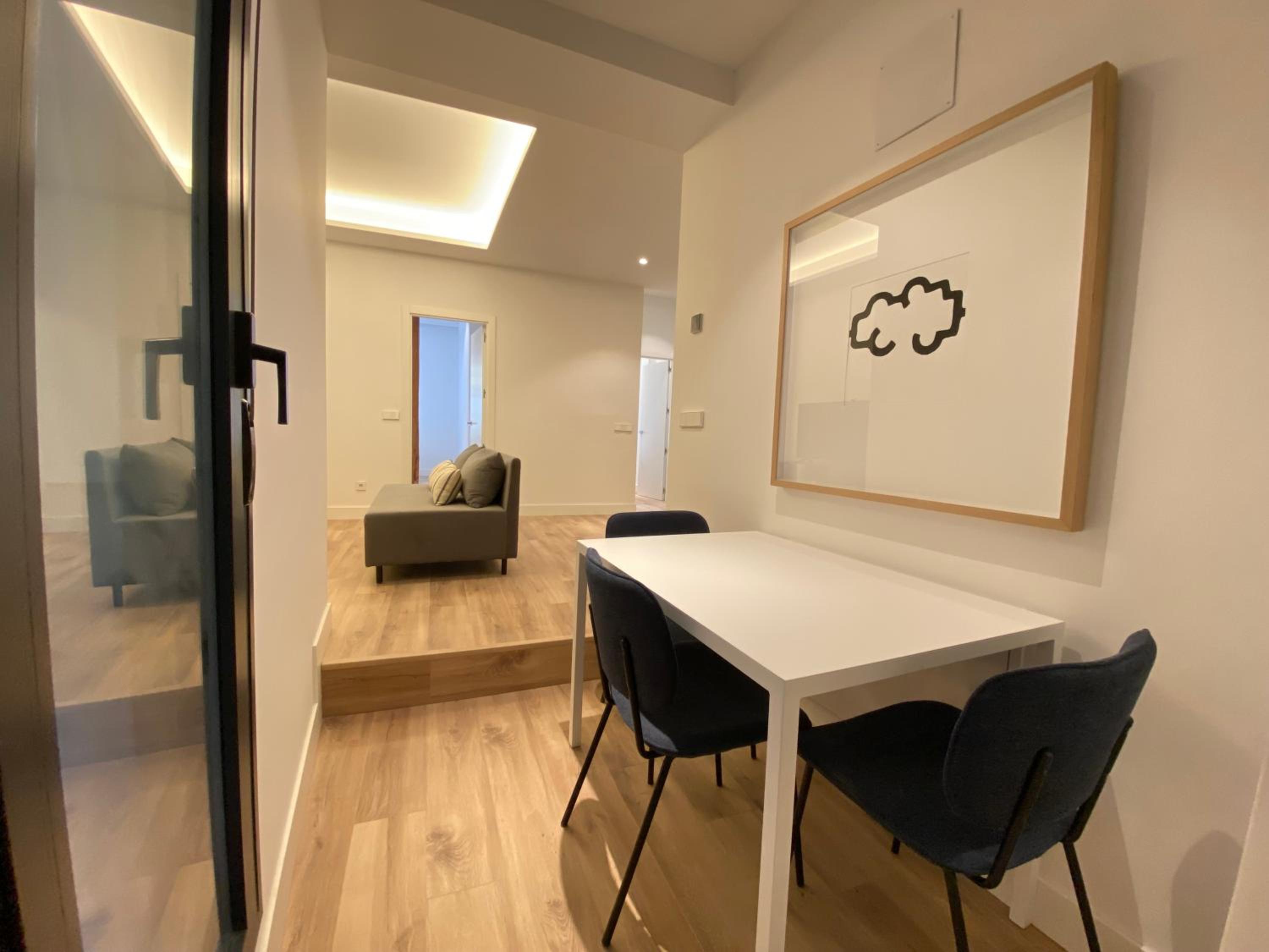 Apartment photo 2