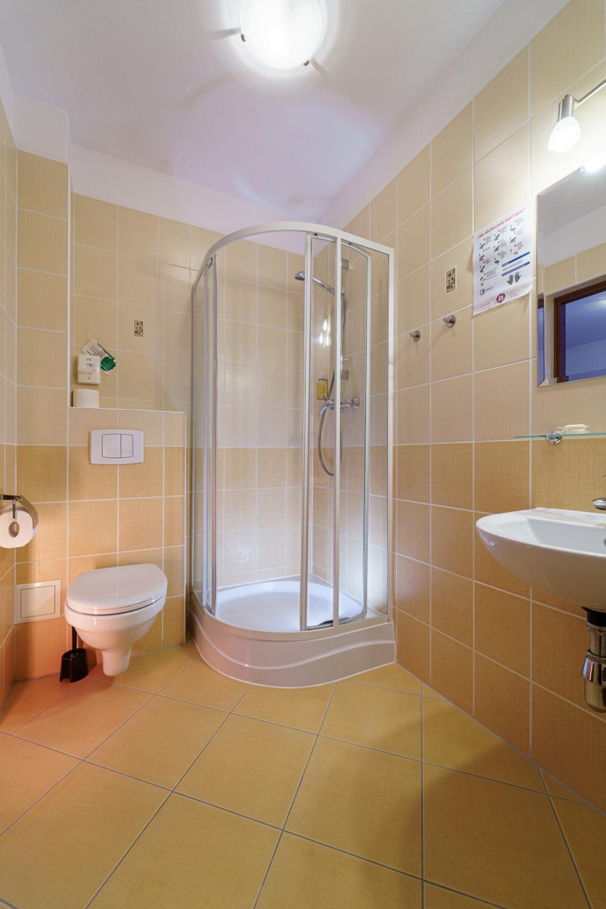 Double or Twin Room - Photo 5