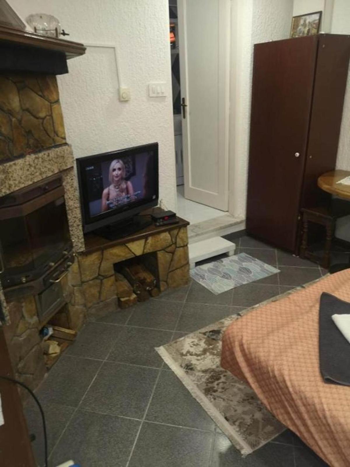 Seven-Bedroom House photo 1