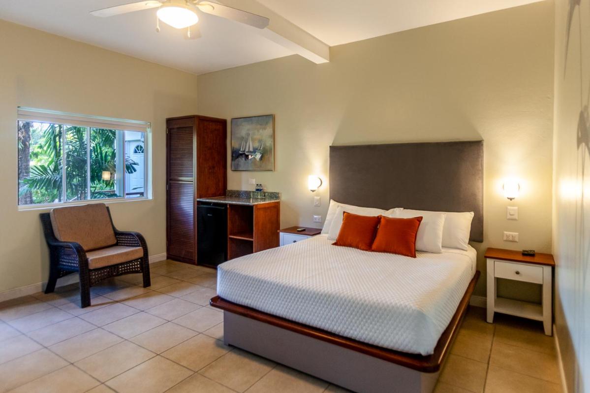 Queen Room with Garden View