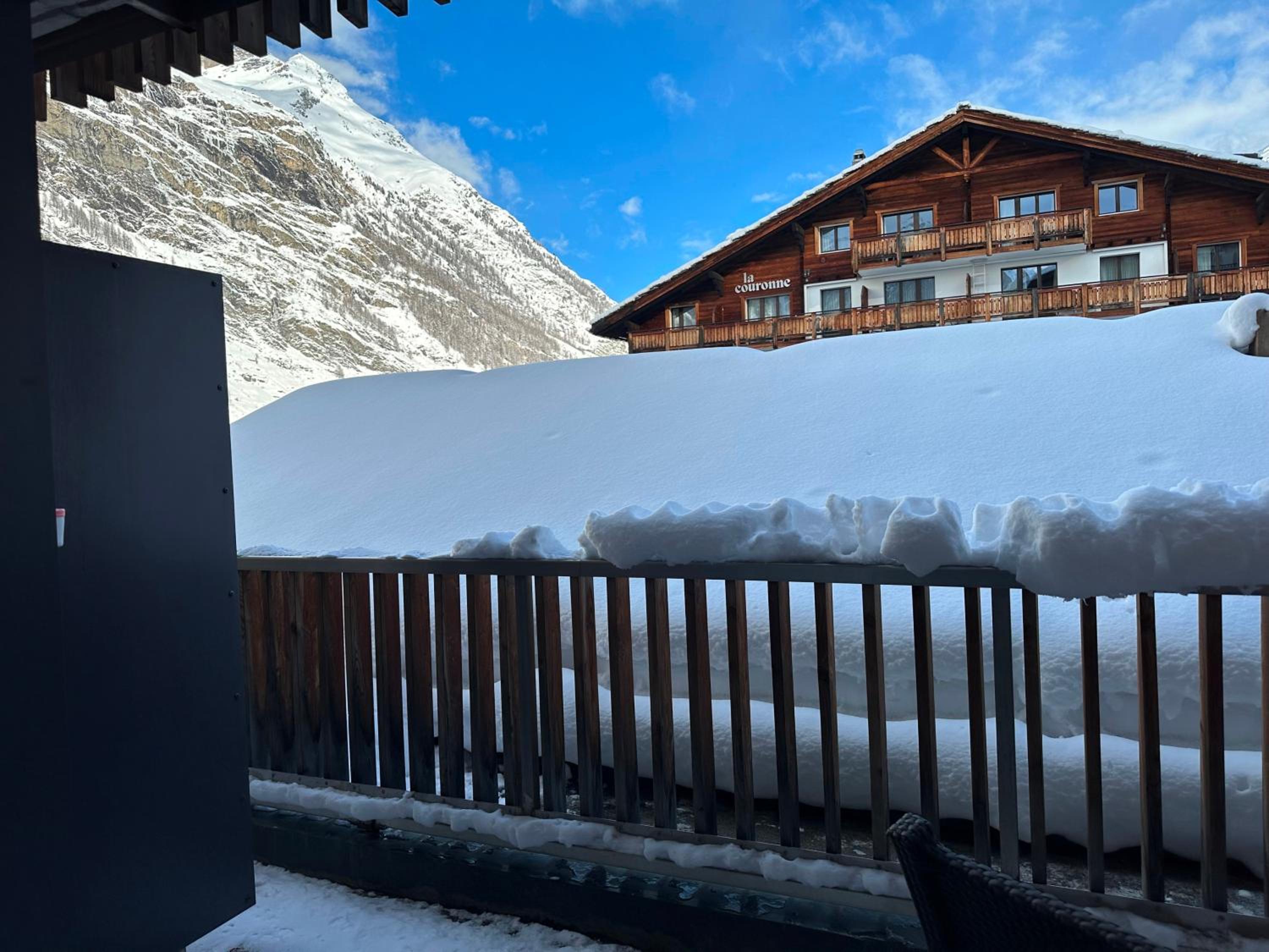 Superior Double Room with Mountain View - Photo 3