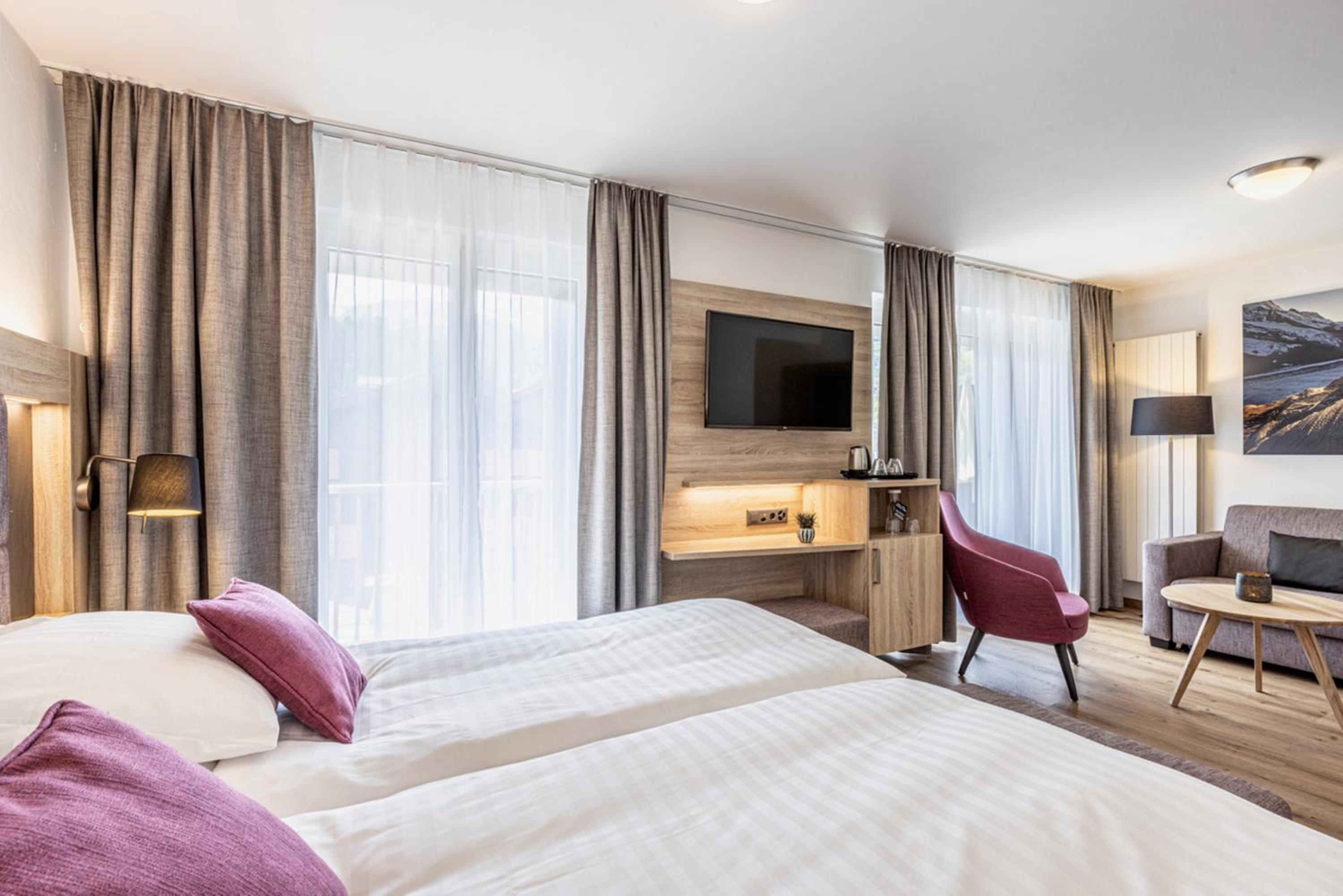 Superior Double Room with Matterhorn view - Photo 1