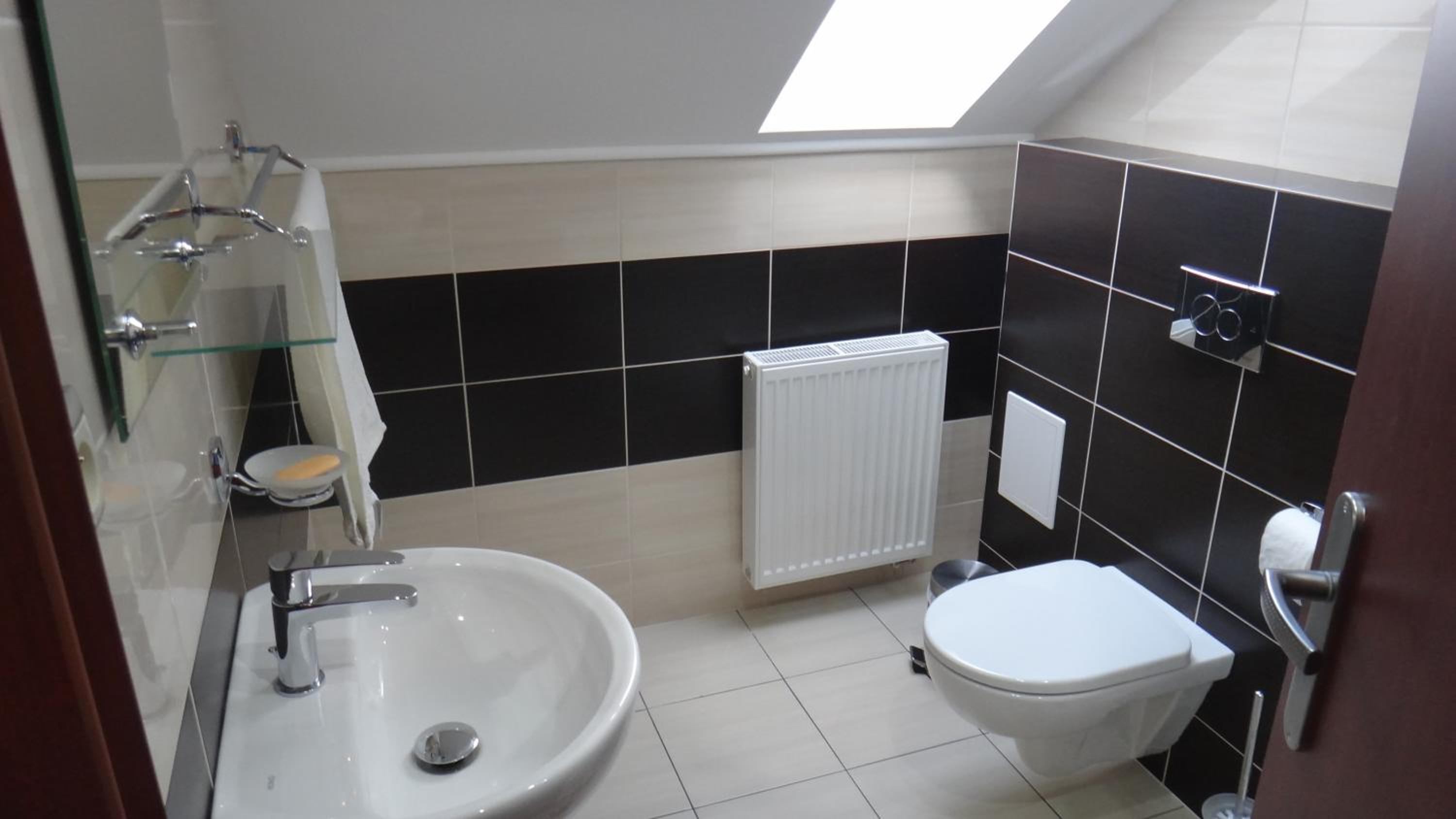 Double Room - Photo 7