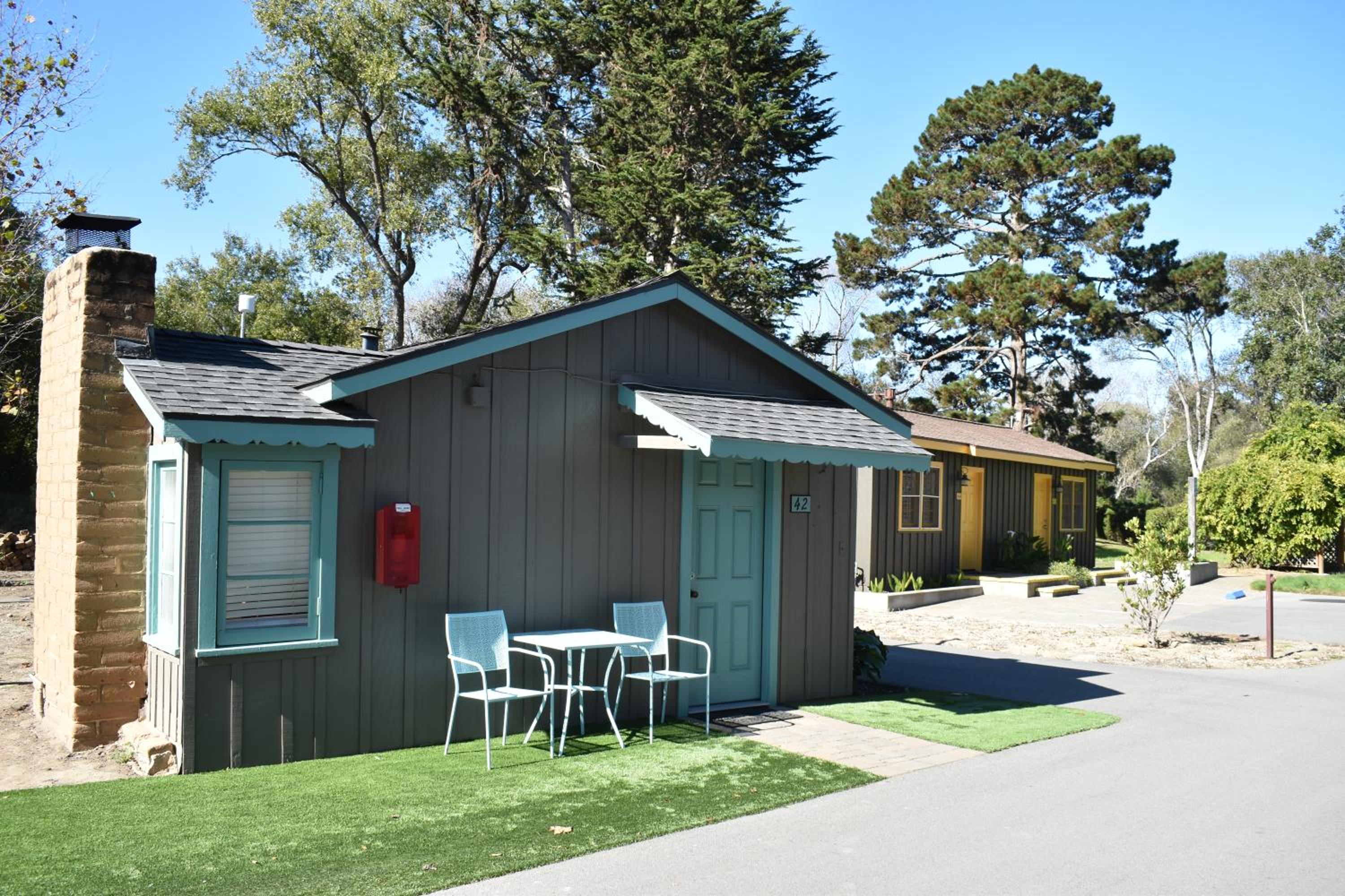 Studio Cottage with Kitchenette - Photo 3