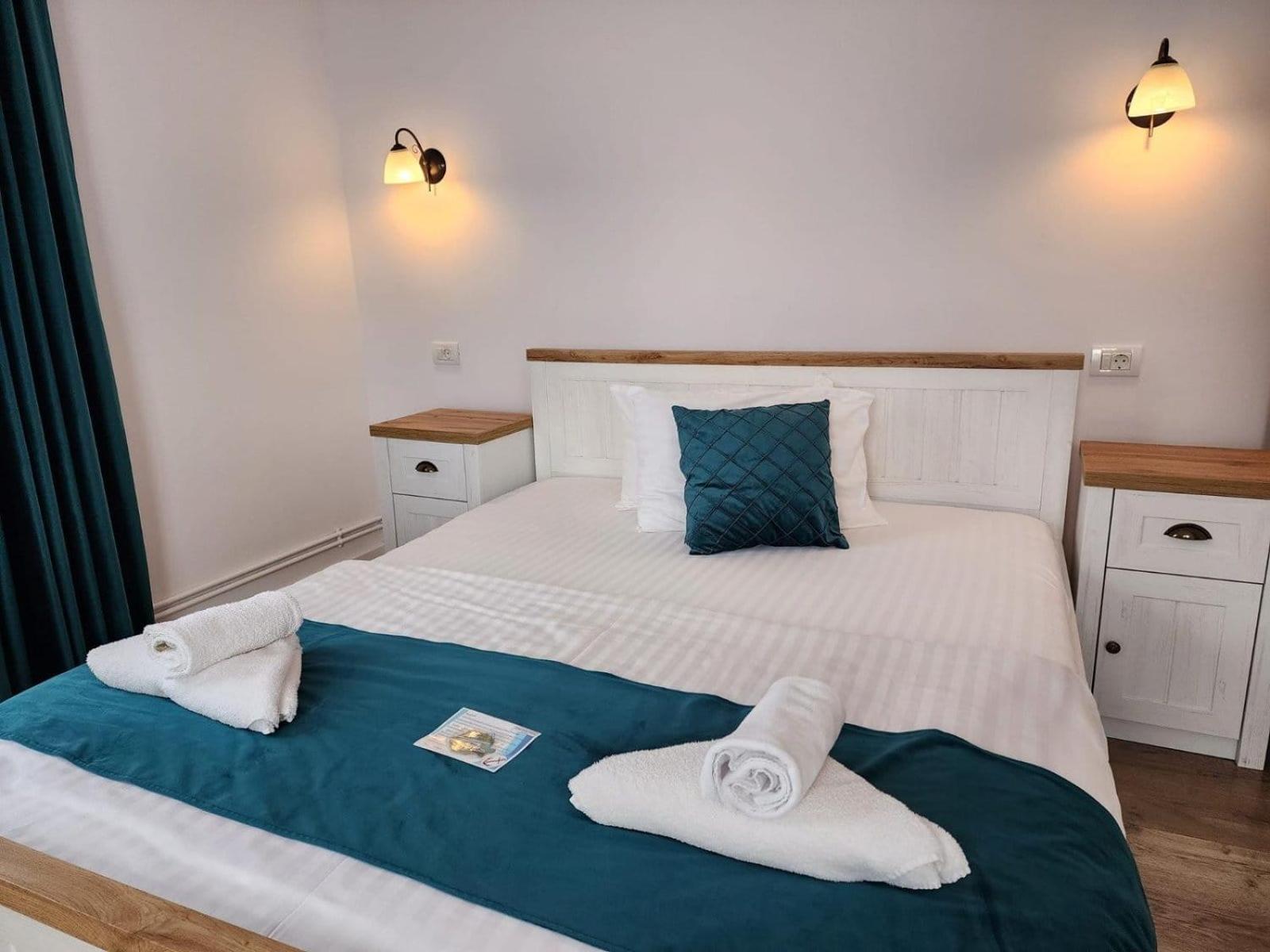 Single Room with Private Bathroom photo 2