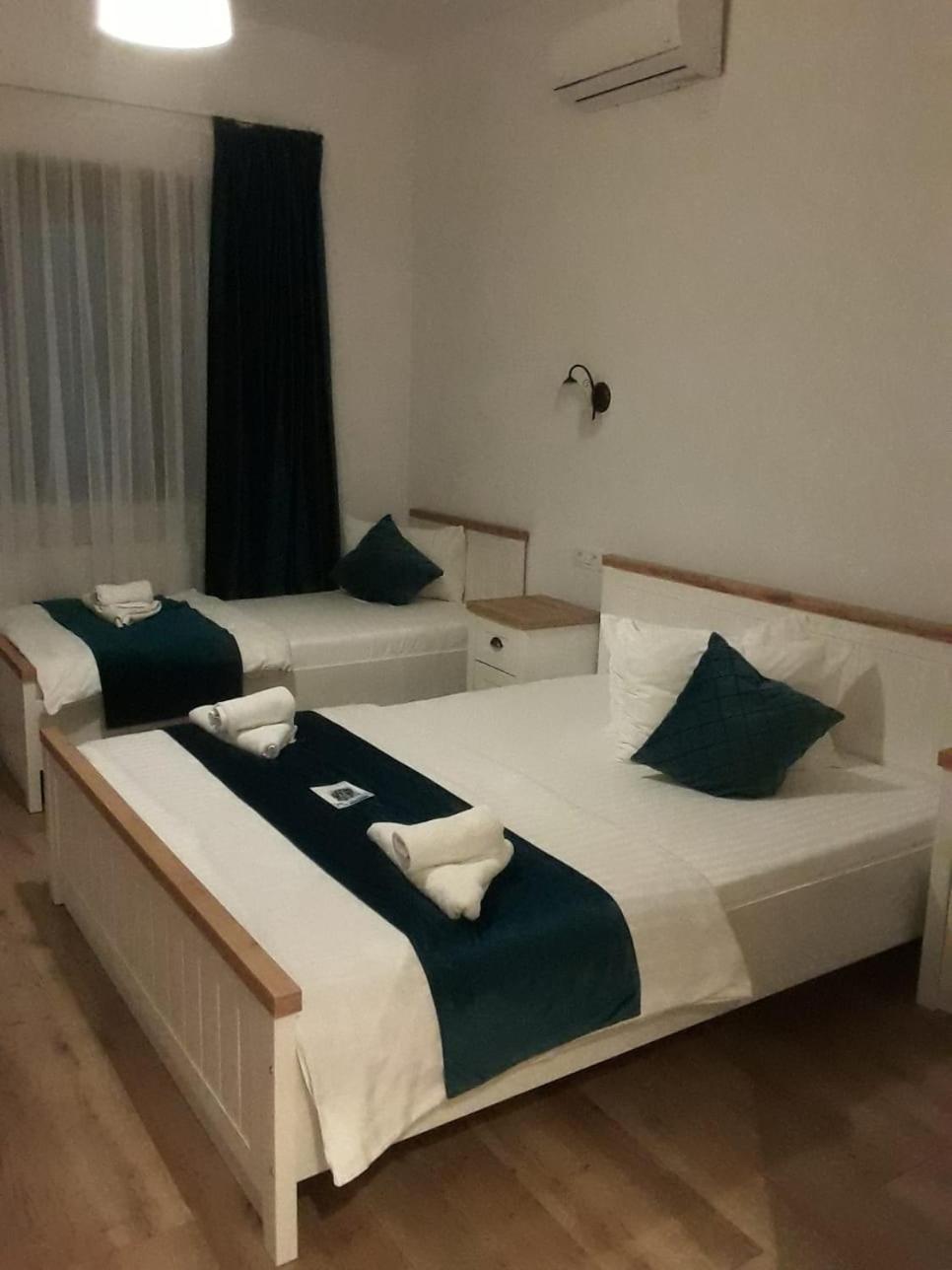 Twin Room with Private Bathroom photo 2