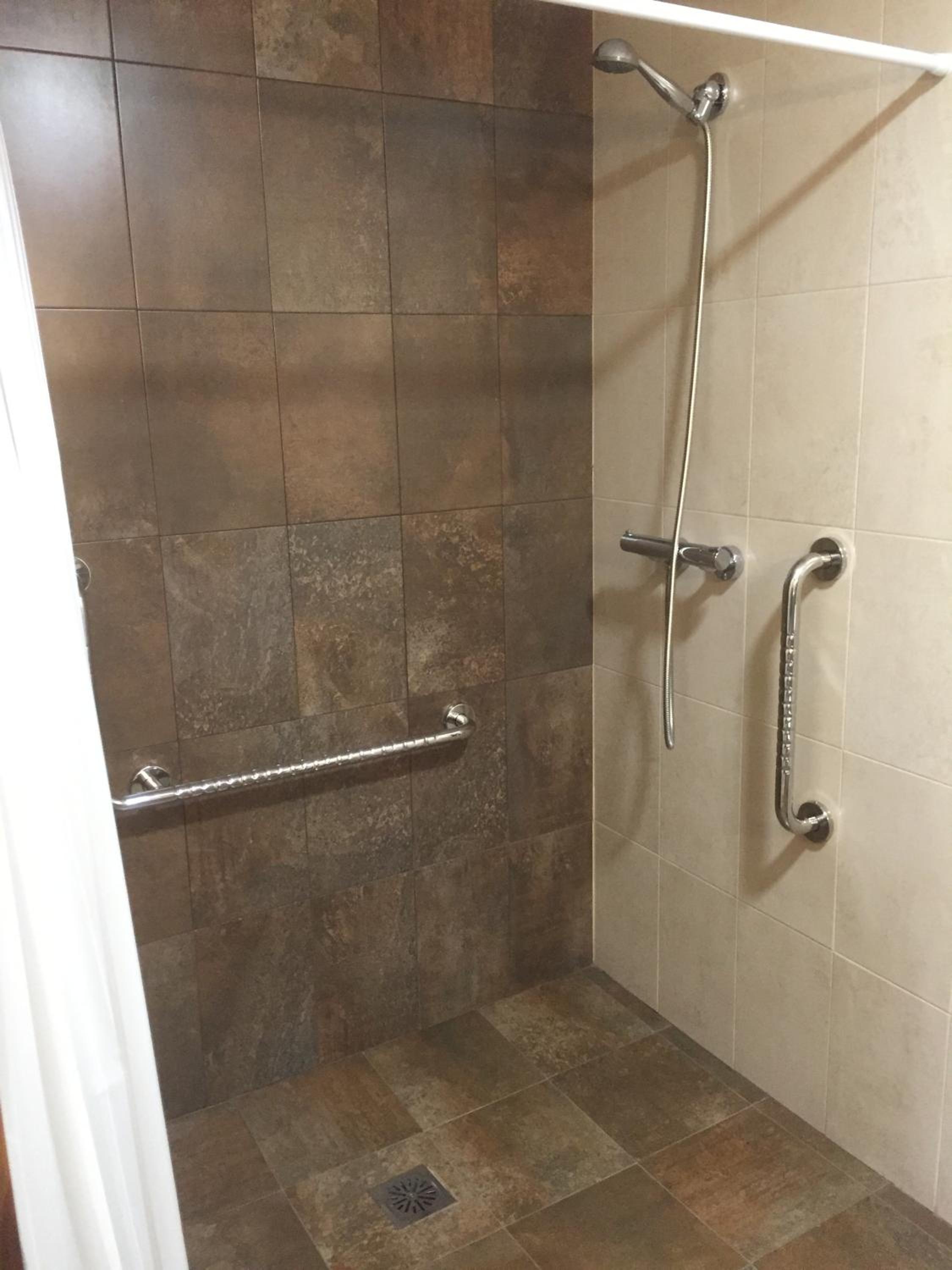 Double or Twin Room - Photo 5