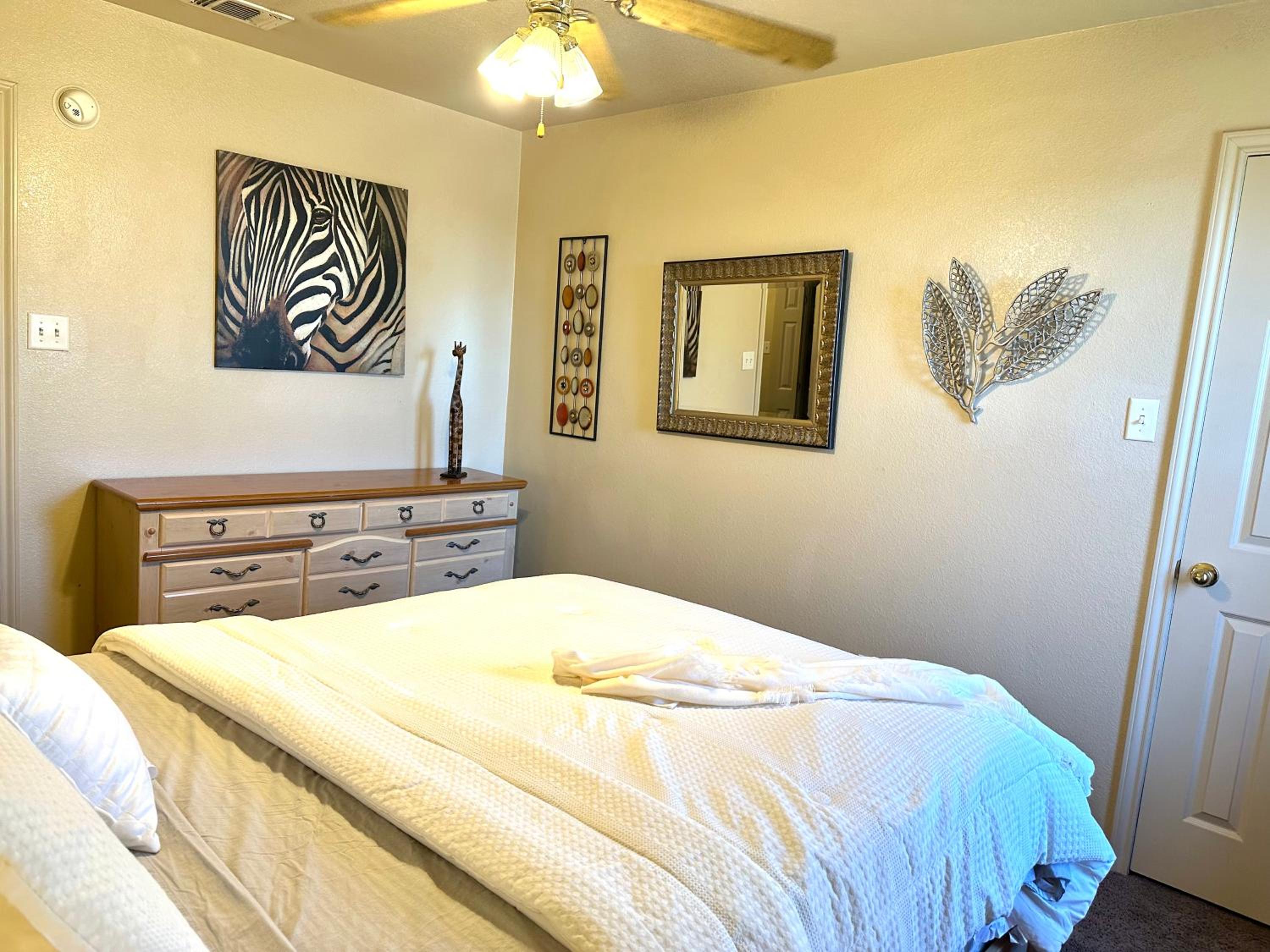 Three-Bedroom House photo 2