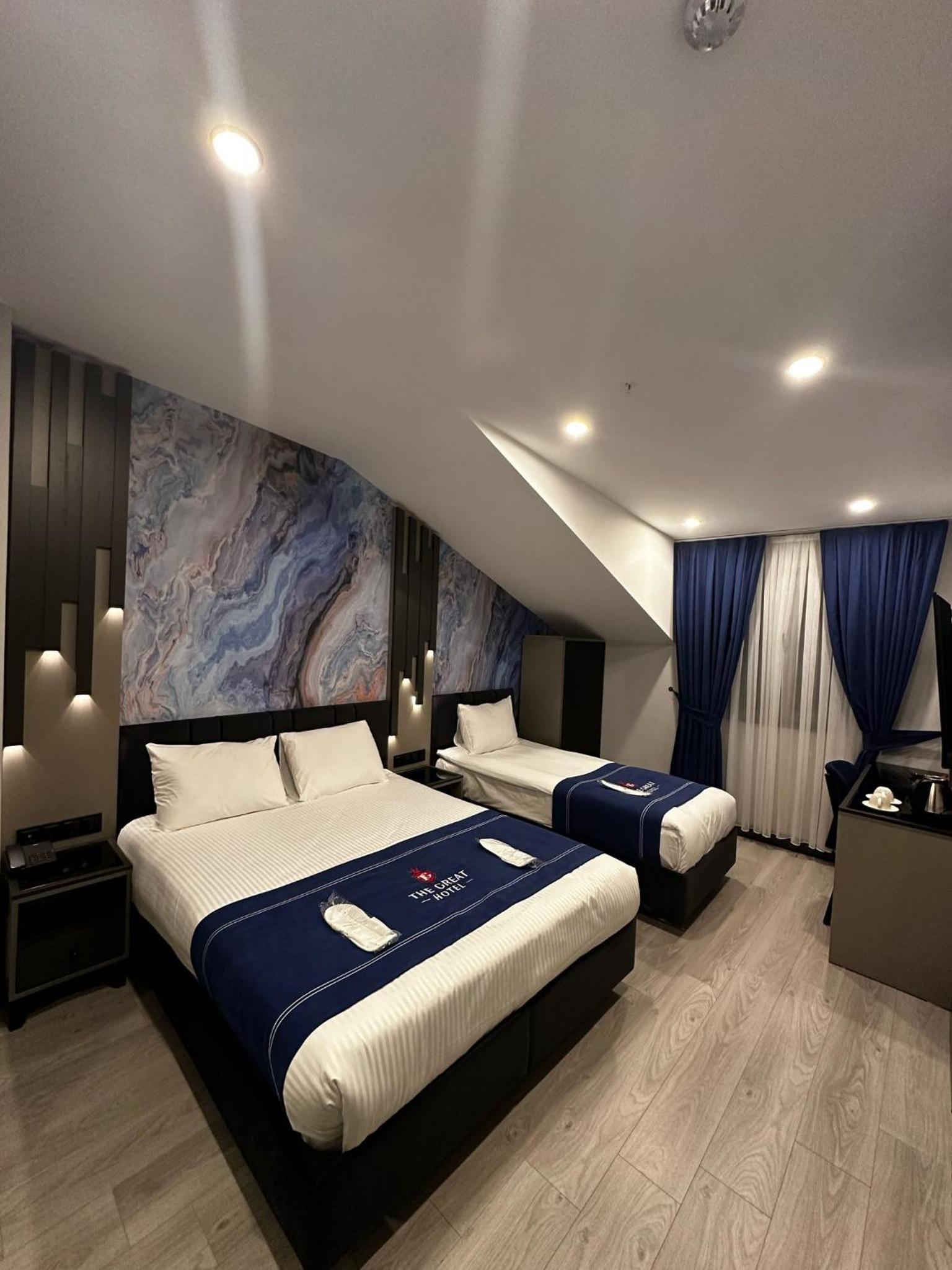 Family Room with Balcony - Photo 6
