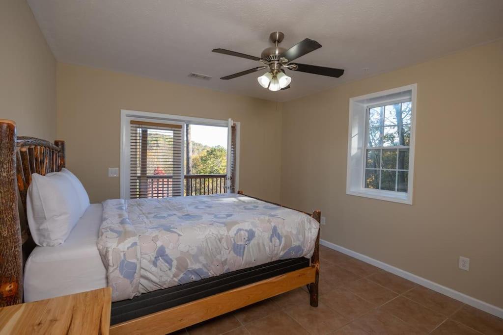 Three-Bedroom House photo 1