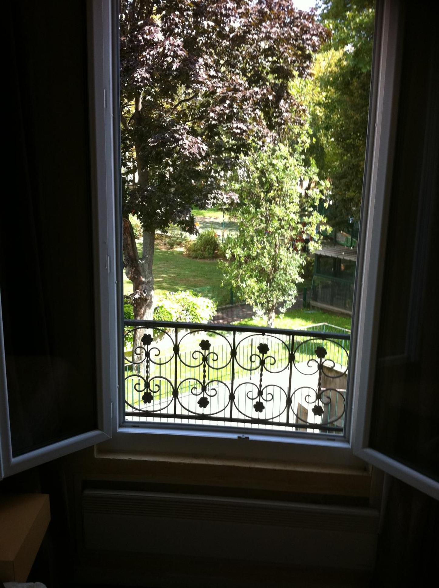 Double Room with Private Bathroom - Photo 8