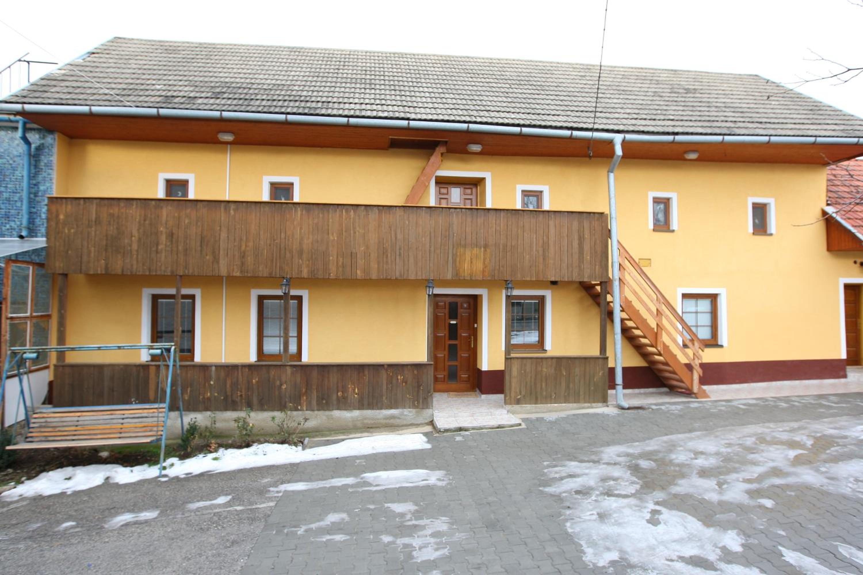 Two-Bedroom Apartment - Photo 19
