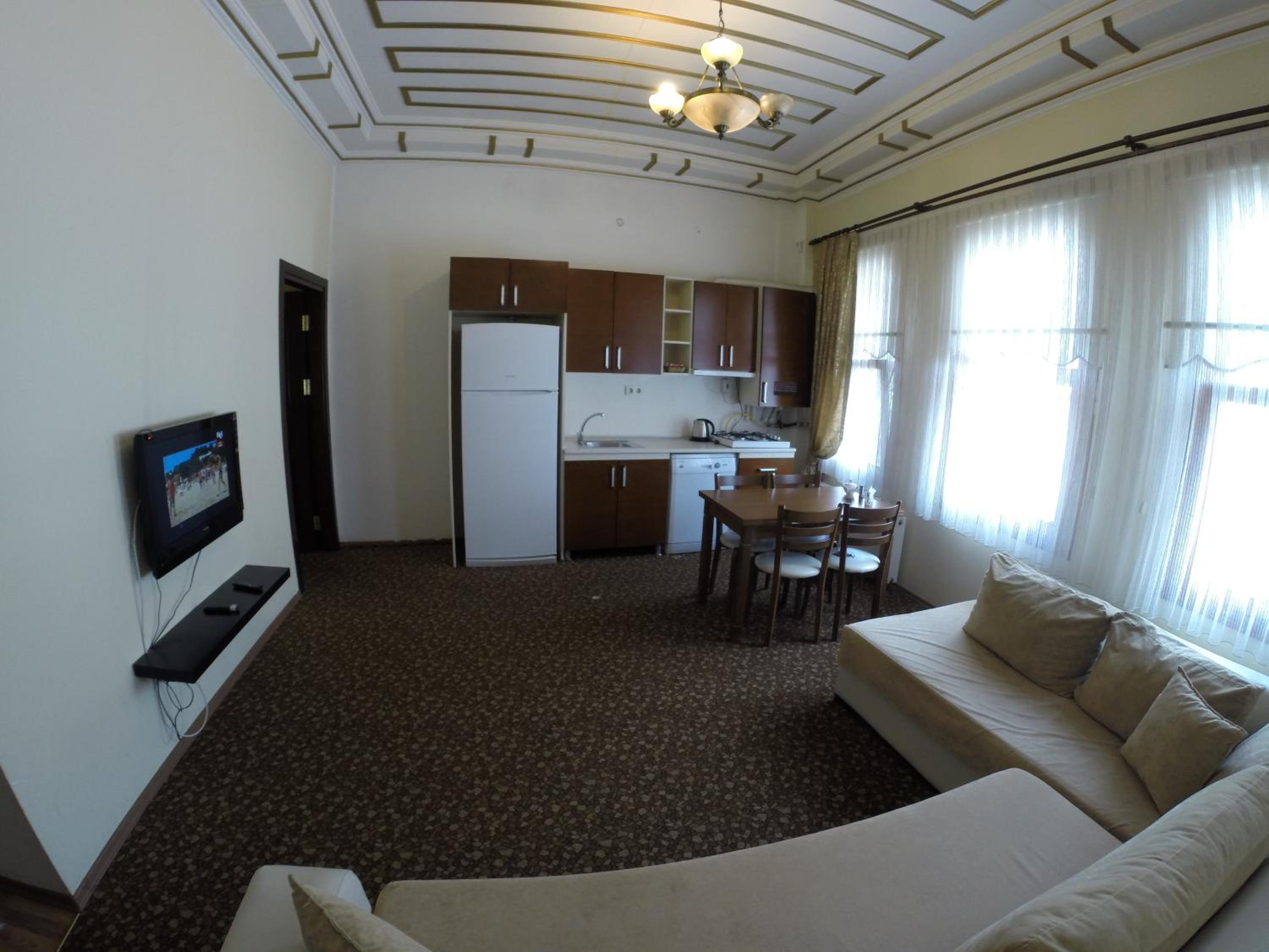 Deluxe Suite photo 1