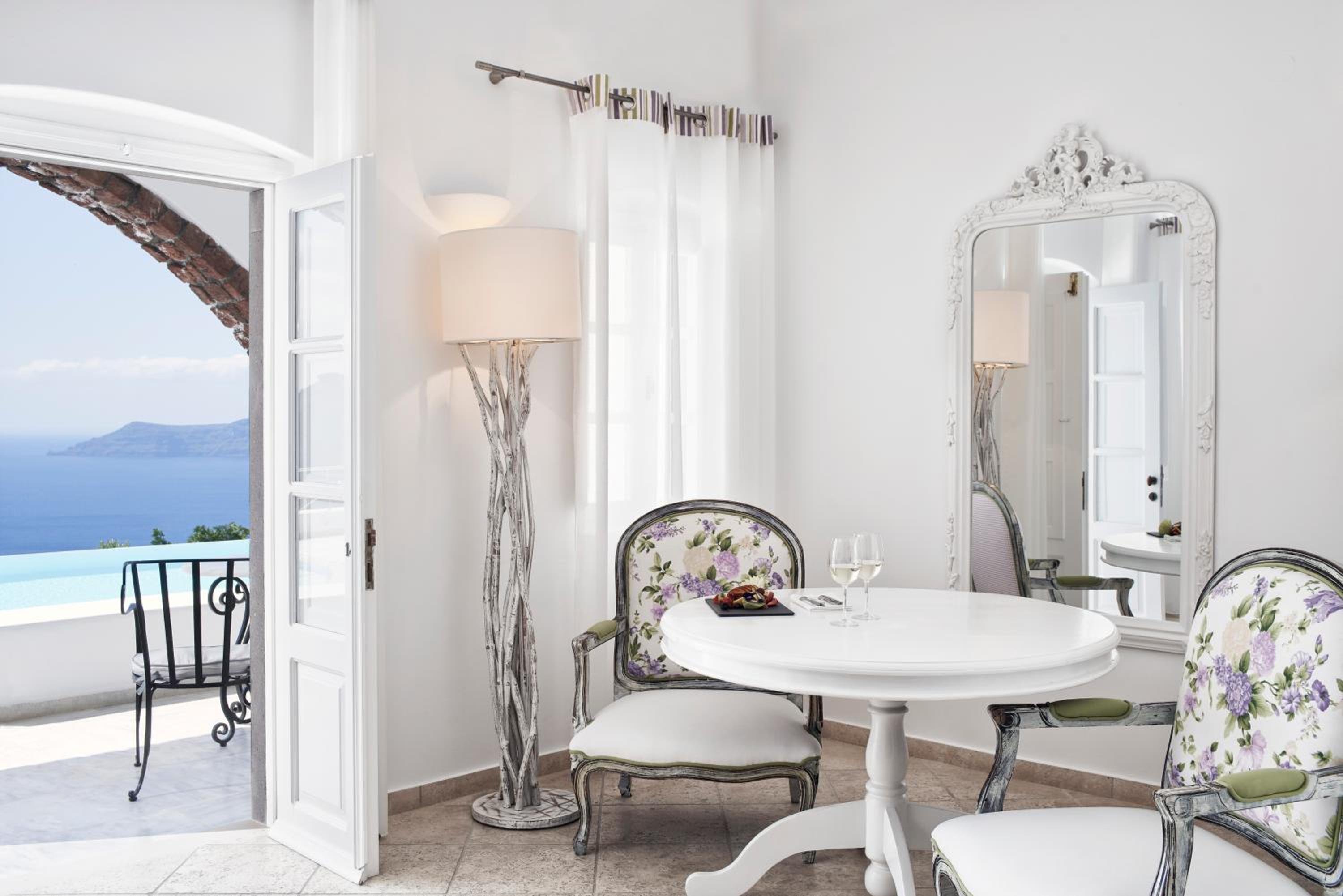 Senior Suite with Sea View - Photo 4
