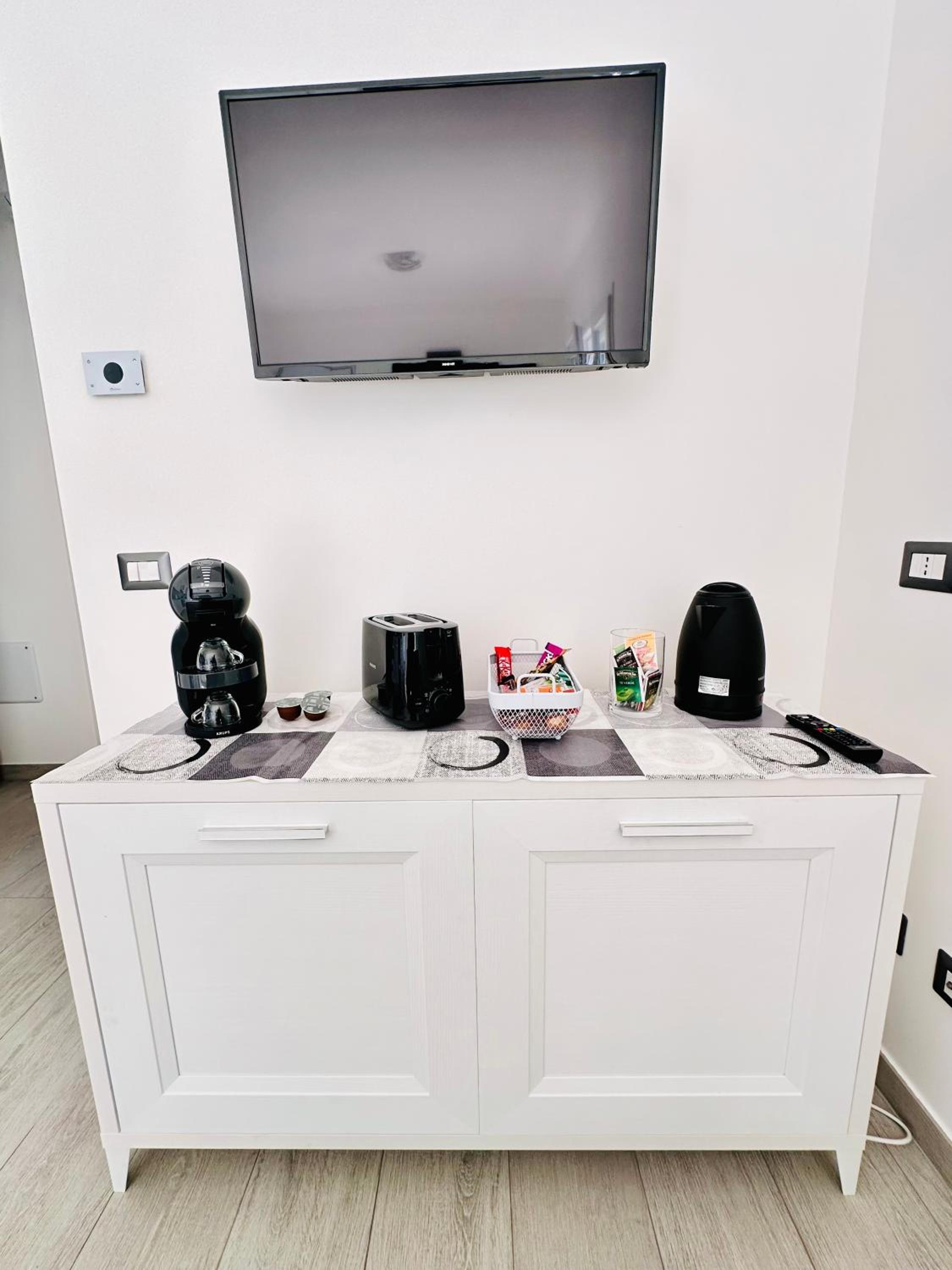 One-Bedroom Apartment photo 2
