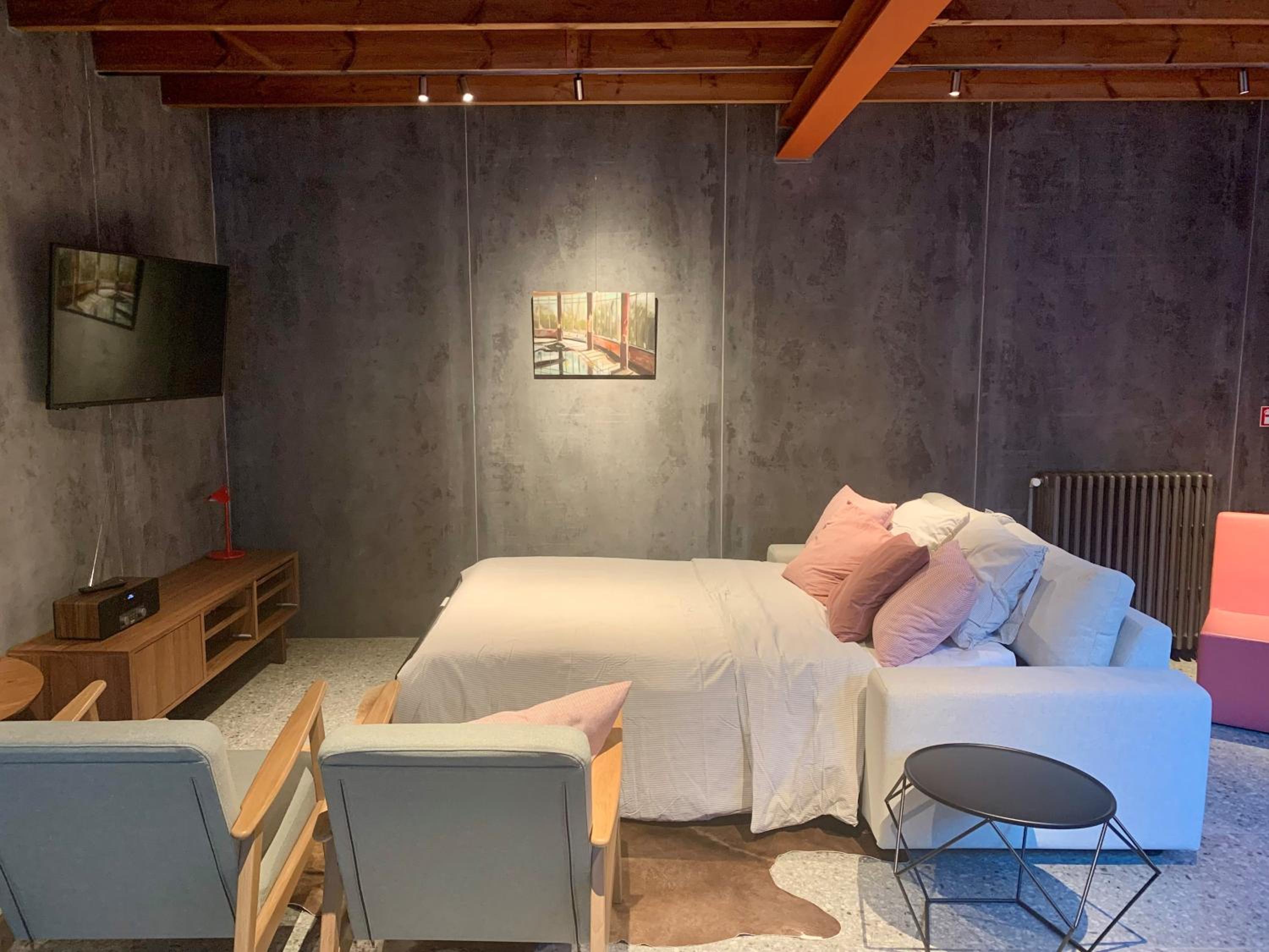 One-Bedroom House photo 2
