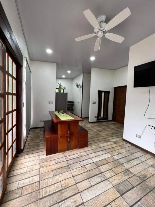 One-Bedroom House photo 3