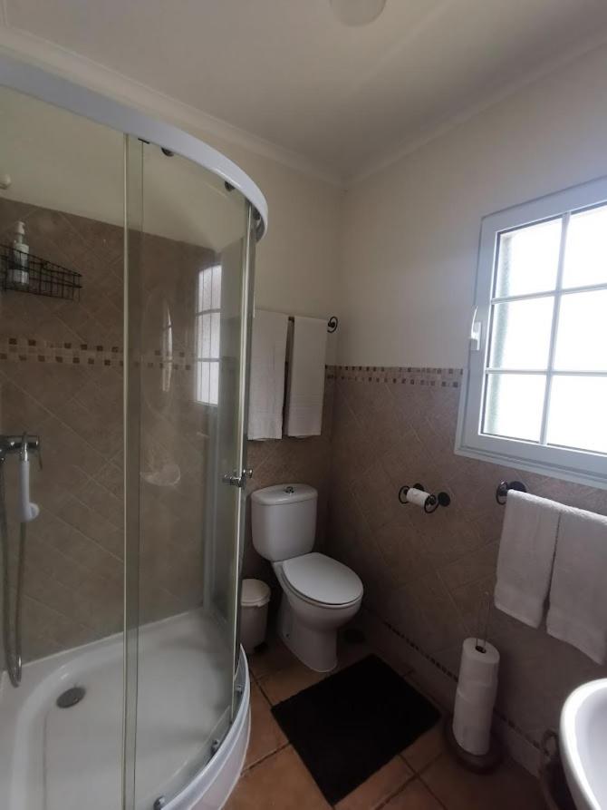 Double Room with Shared Bathroom photo 2