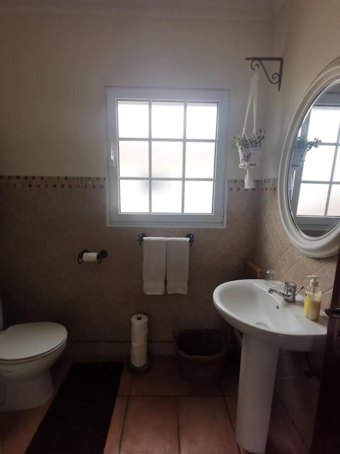 Double Room with Shared Bathroom photo 3
