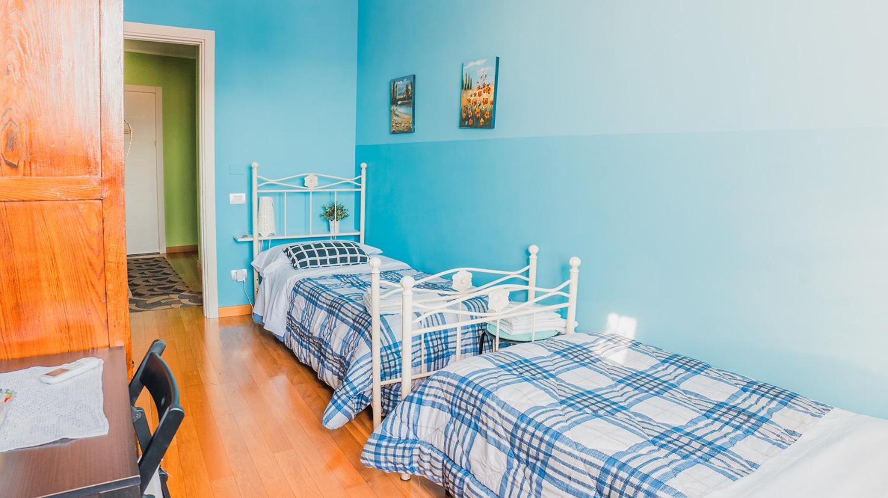 Twin Room with Private External Bathroom