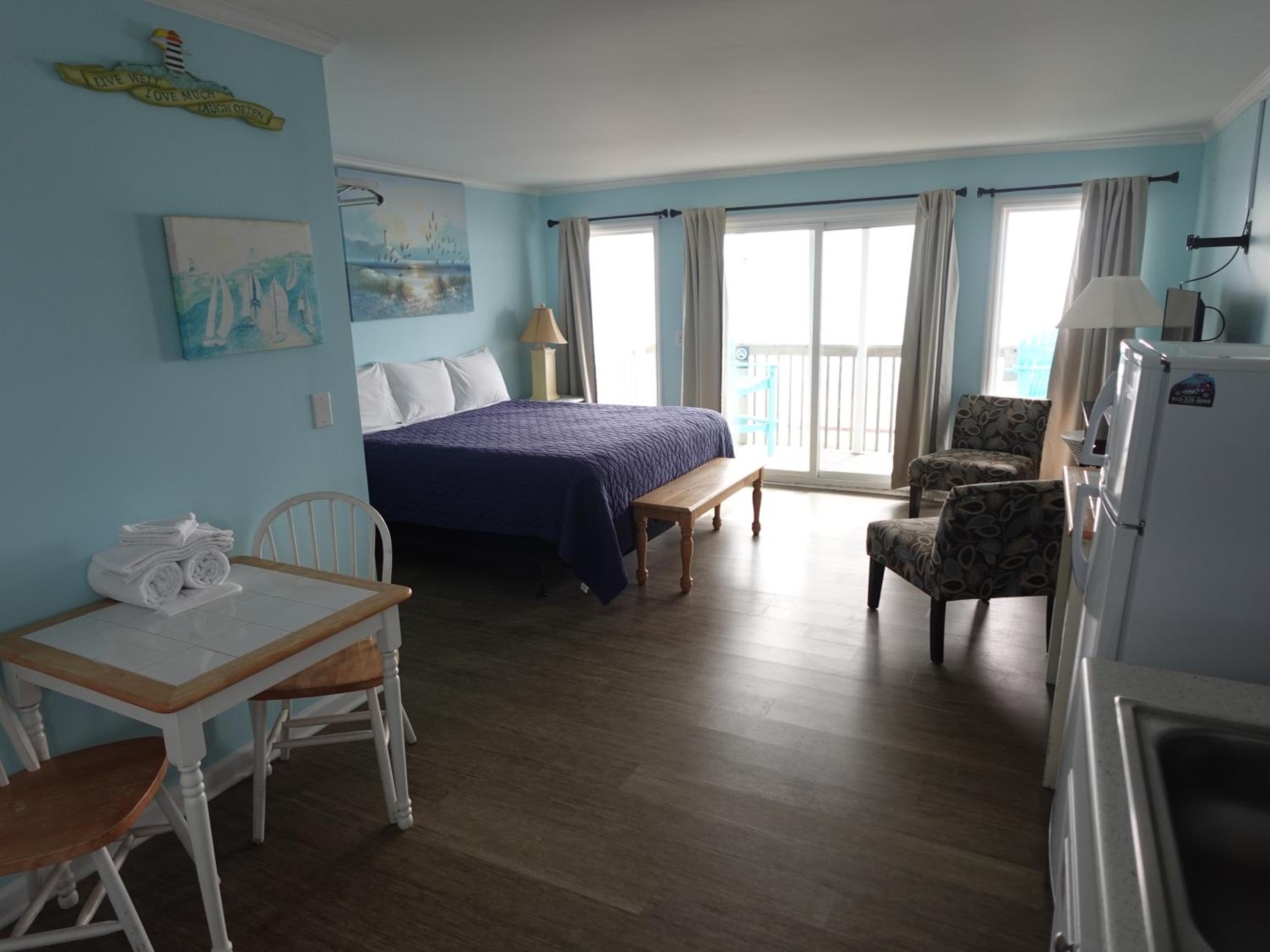 King Suite with Balcony photo 3