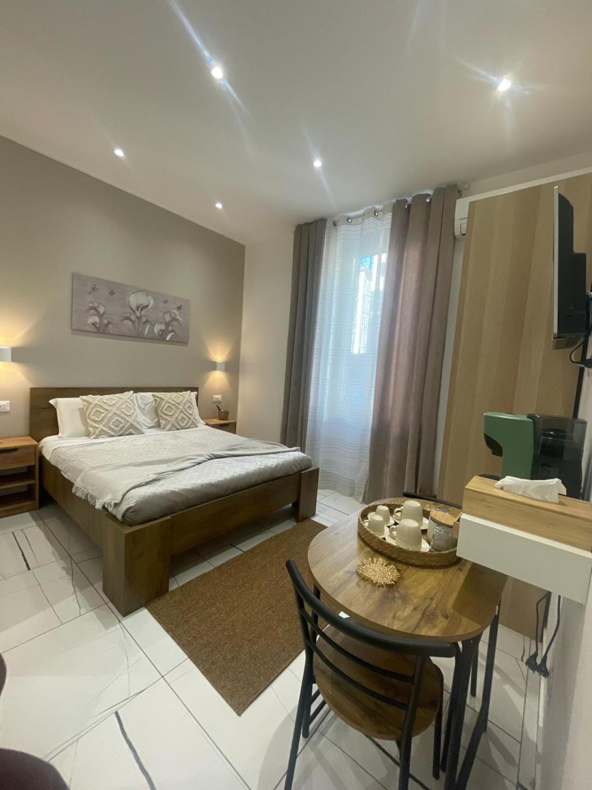 Double Room - Photo 4
