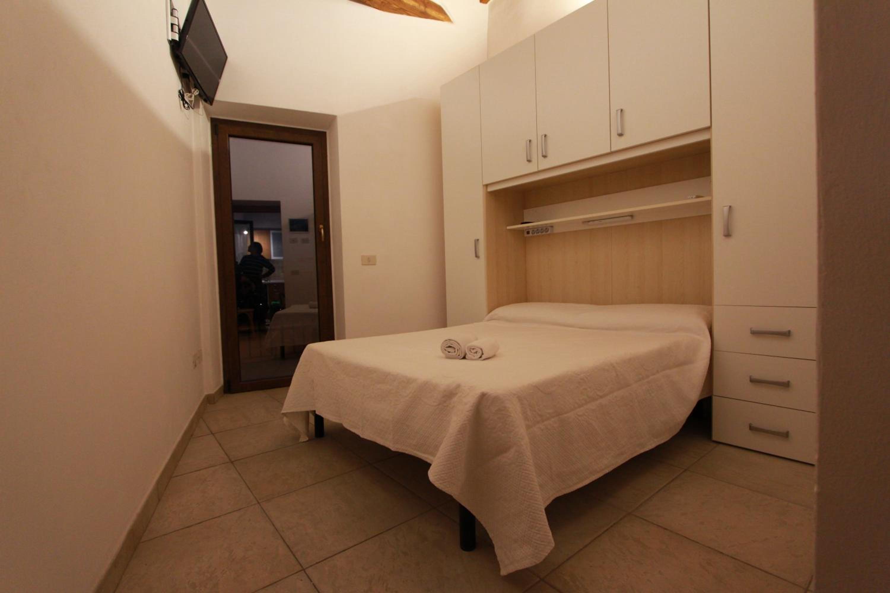 One-Bedroom House photo 1