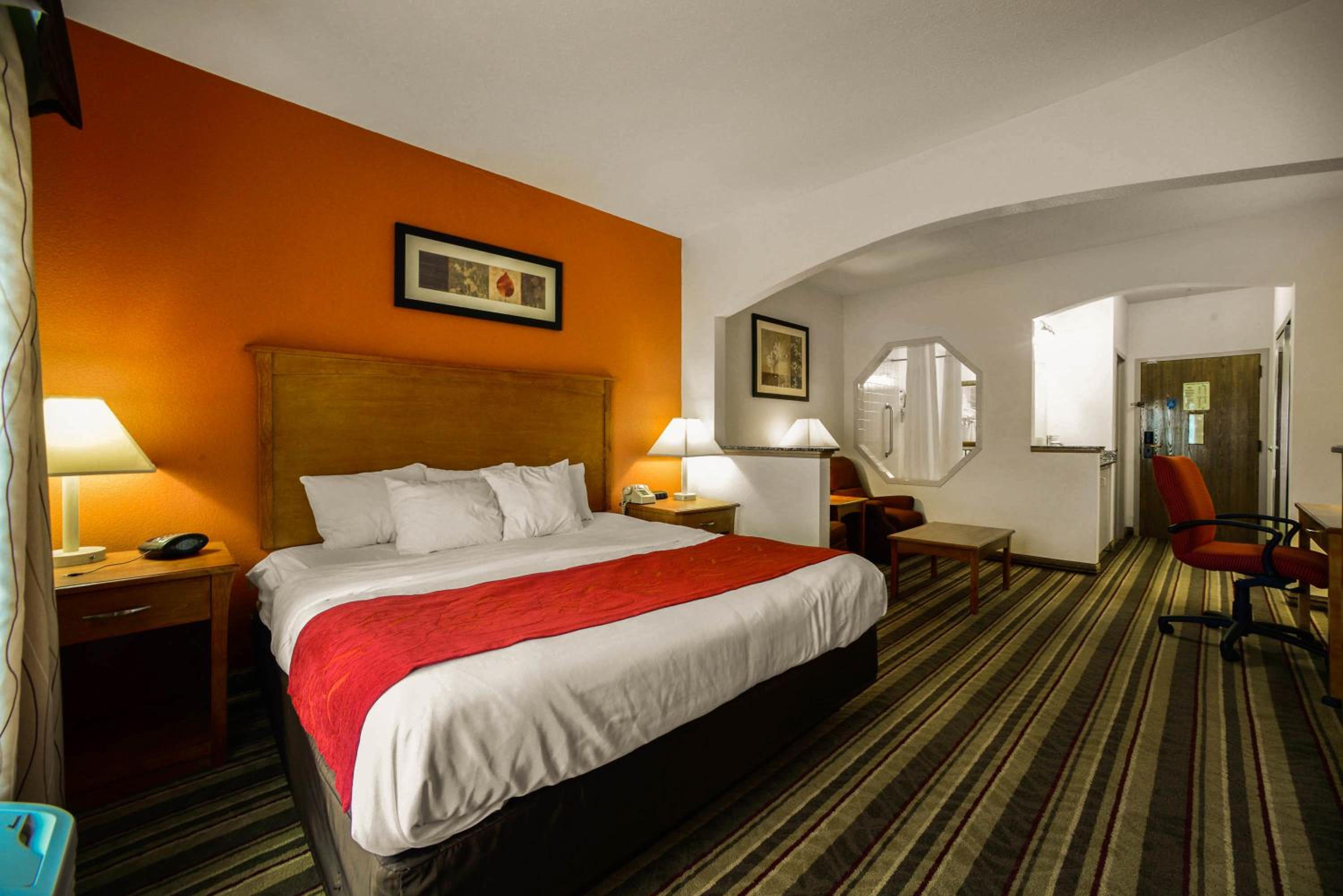 King Room - Non-Smoking - Photo 2