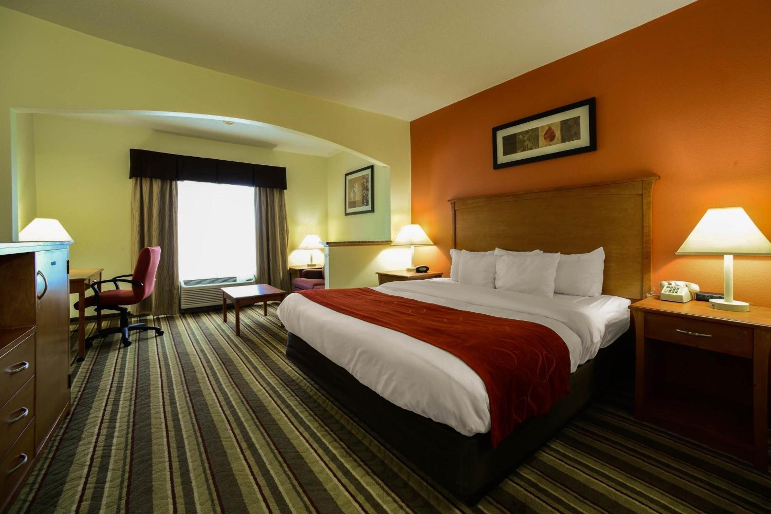King Room - Non-Smoking - Photo 6