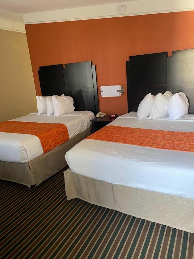 Double Room with Two Double Beds - Smoking