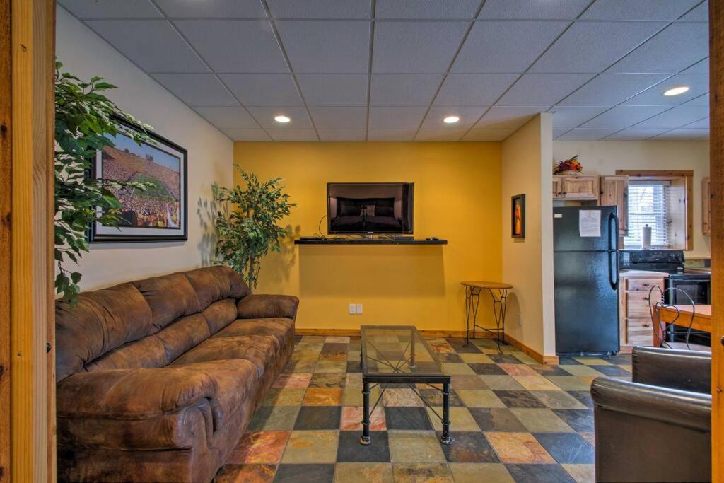 One-Bedroom House photo 1
