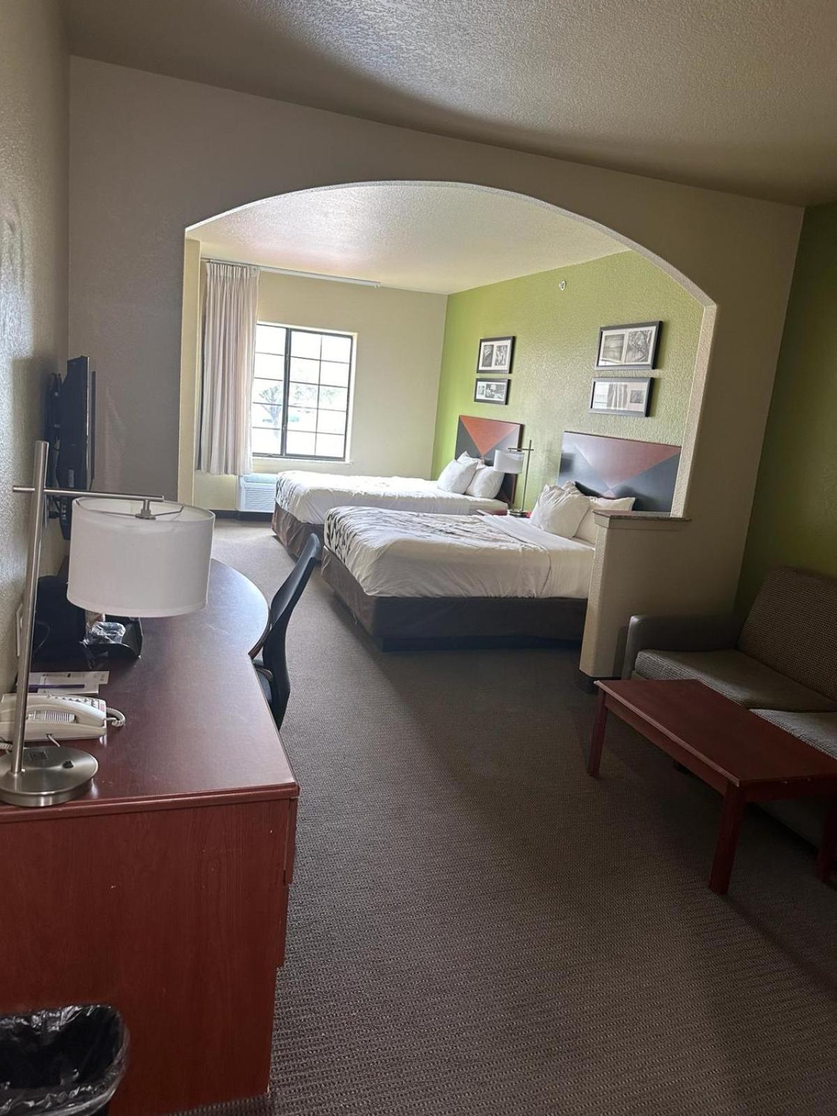 Queen Suite with Two Queen Beds and Sofa Bed - Photo 2