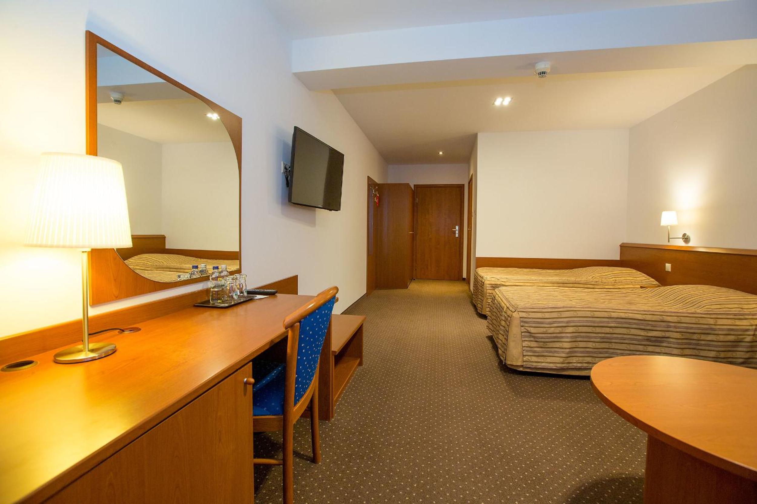 Double or Twin Room with Balcony and Sea View - Photo 1