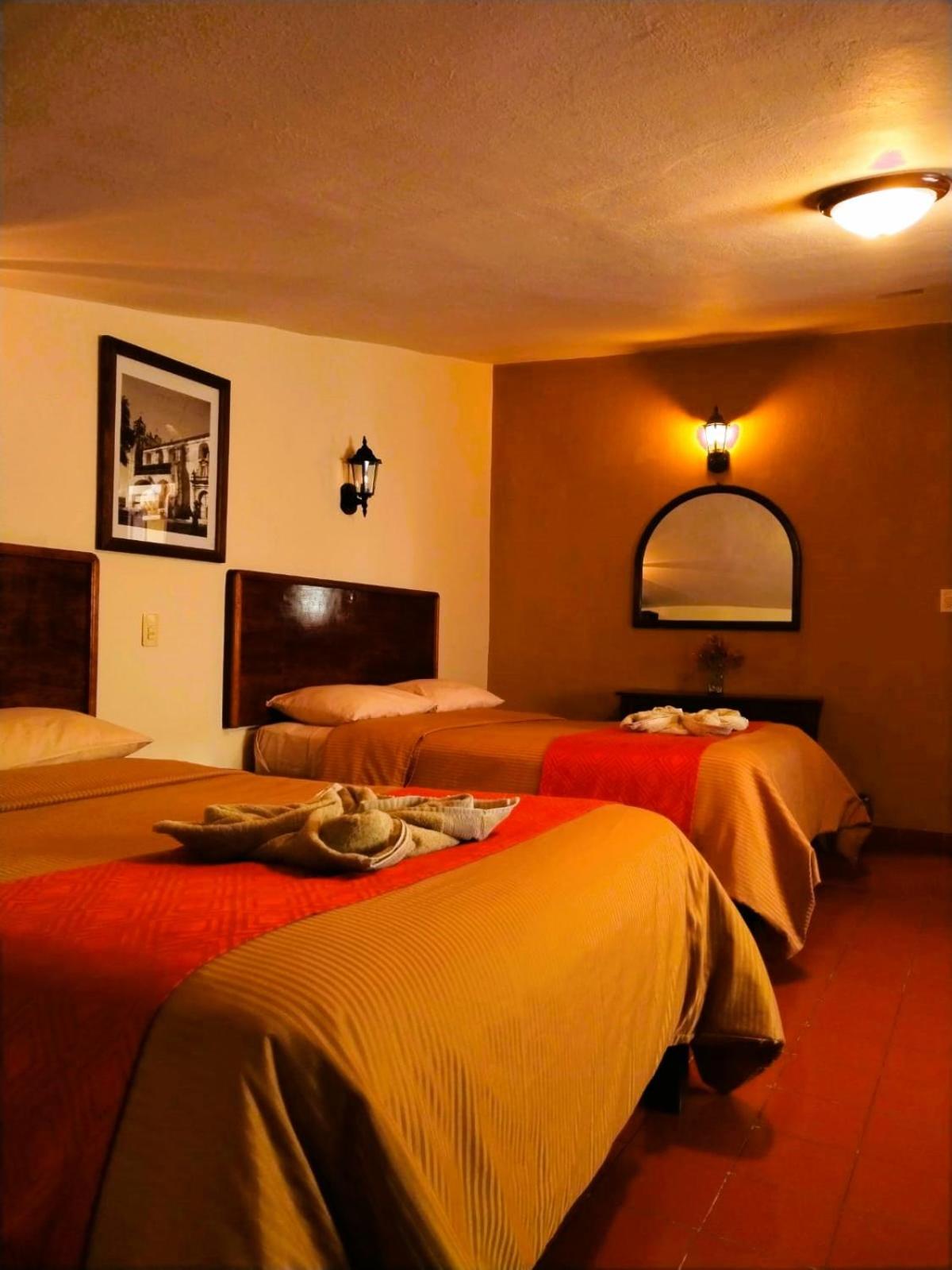 Double Room with Two Double Beds - Photo 3