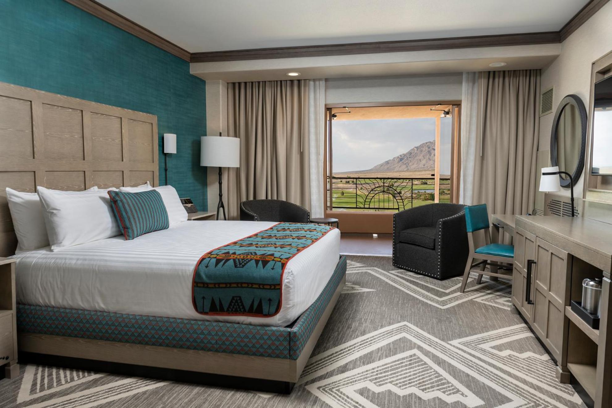 Deluxe King Room photo 1
