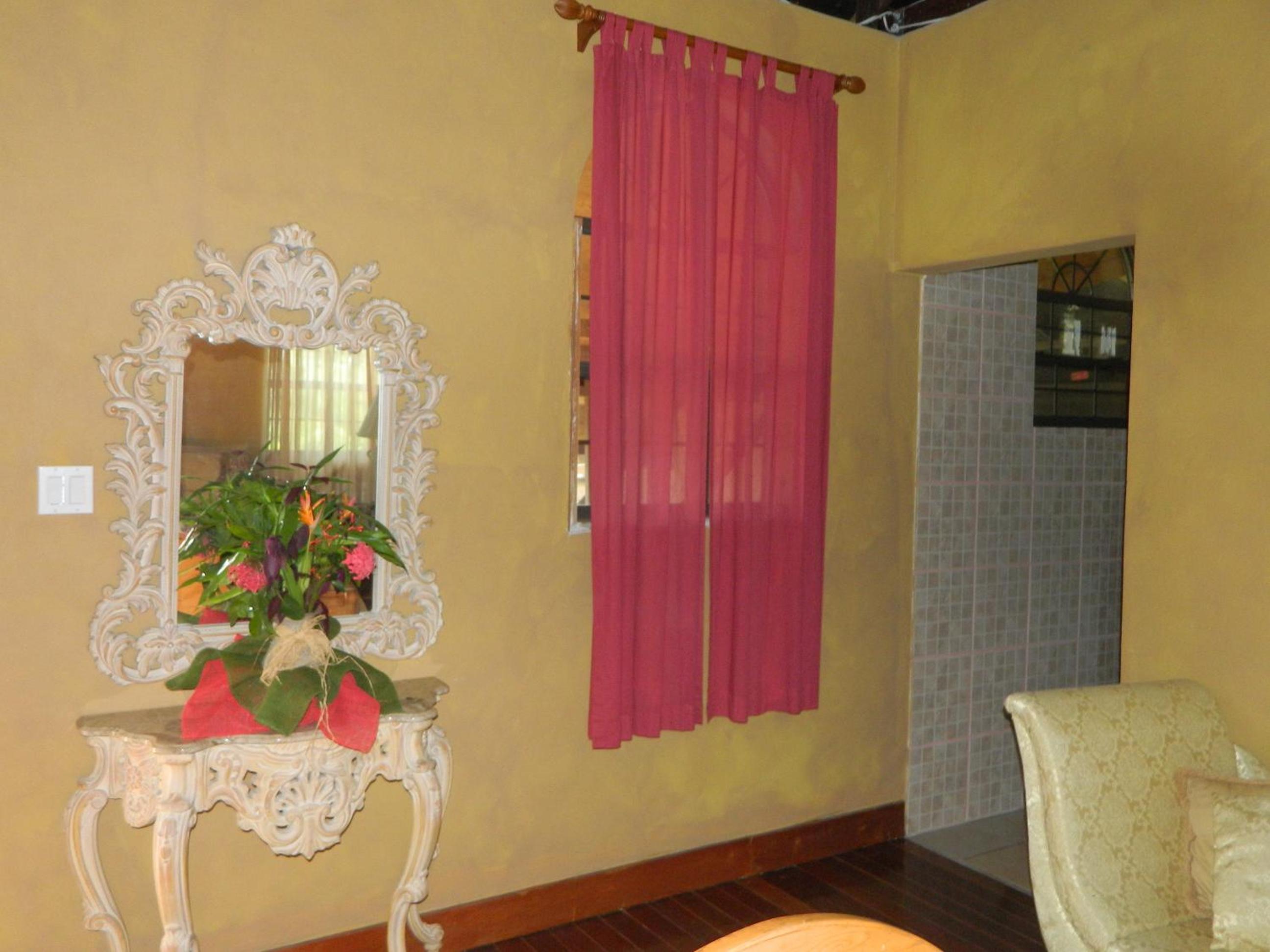 Queen Suite photo 3