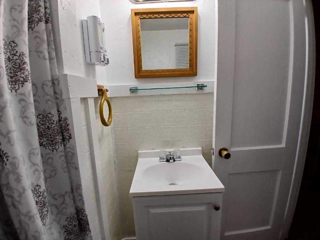Queen Room - Photo 2