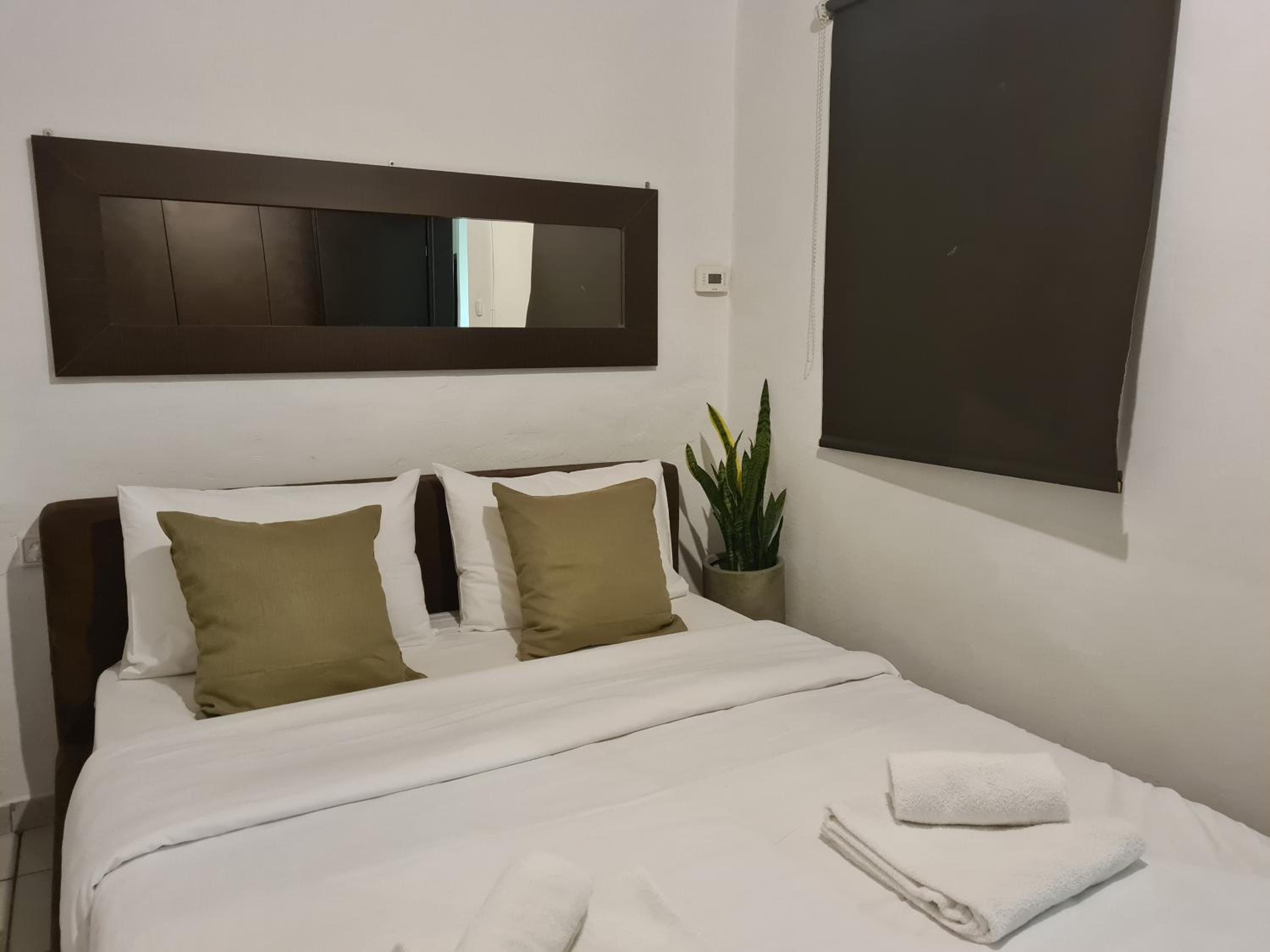 One-Bedroom Apartment - Photo 7