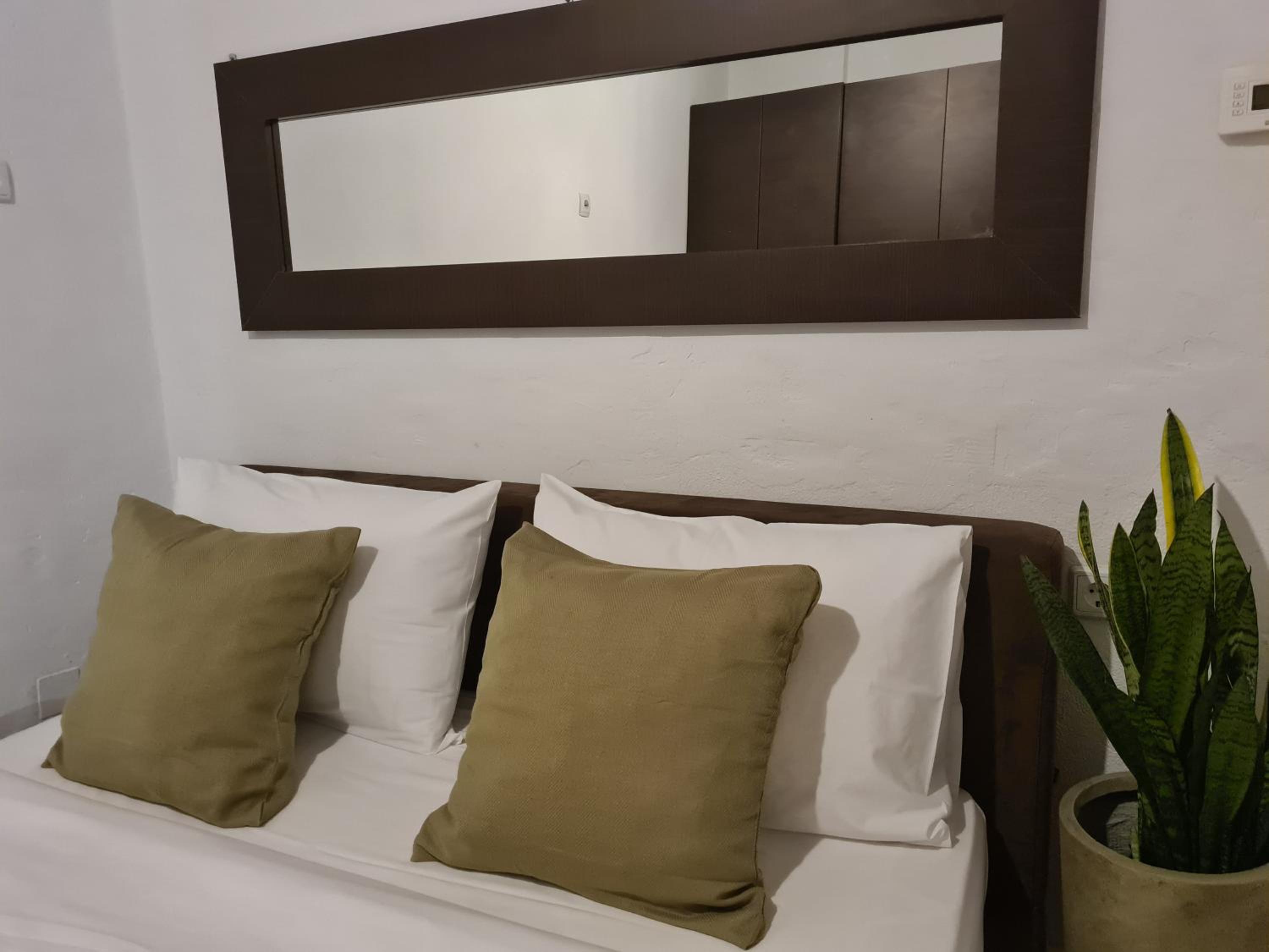 One-Bedroom Apartment - Photo 10