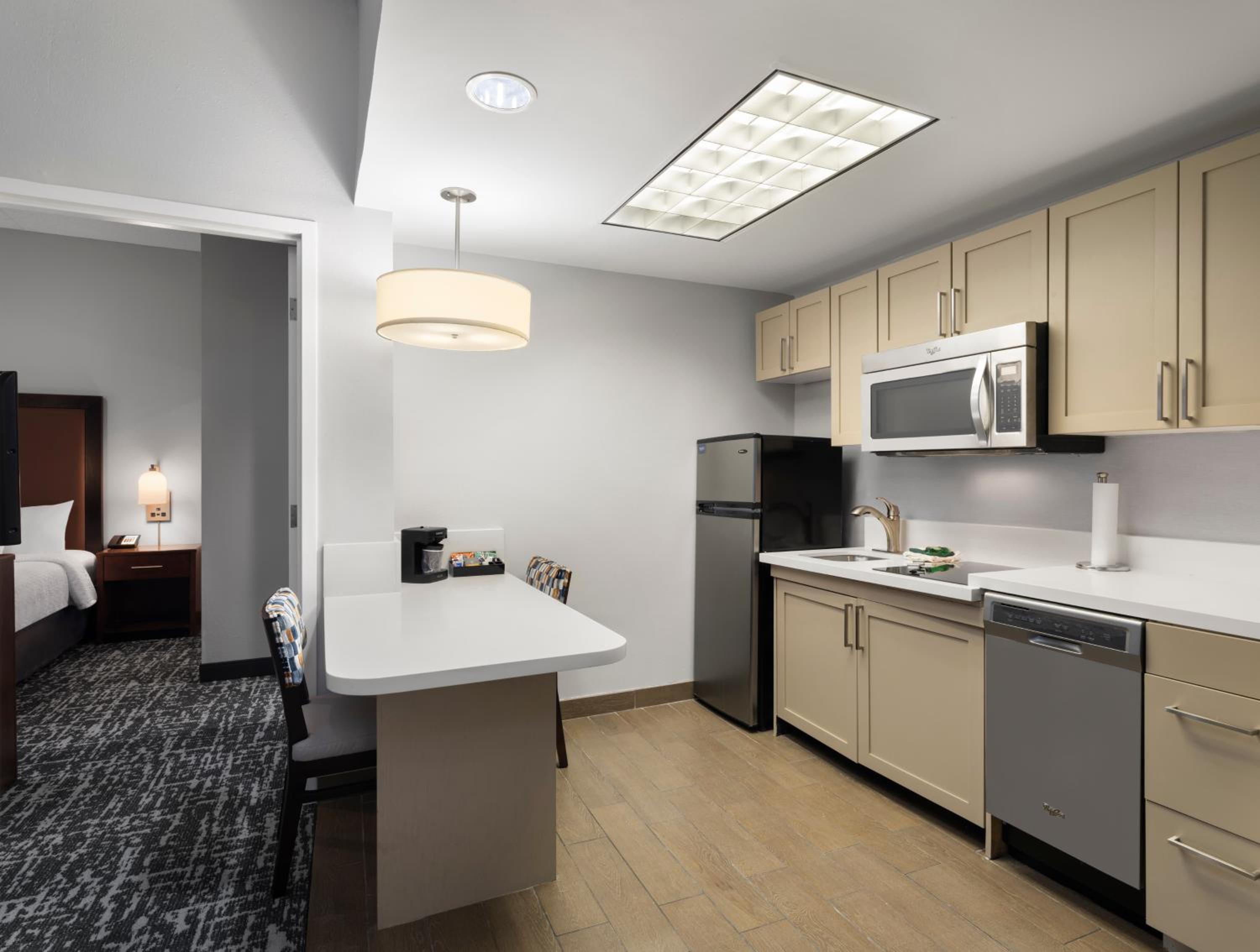 One-Bedroom King Suite - Non-Smoking - Photo 11
