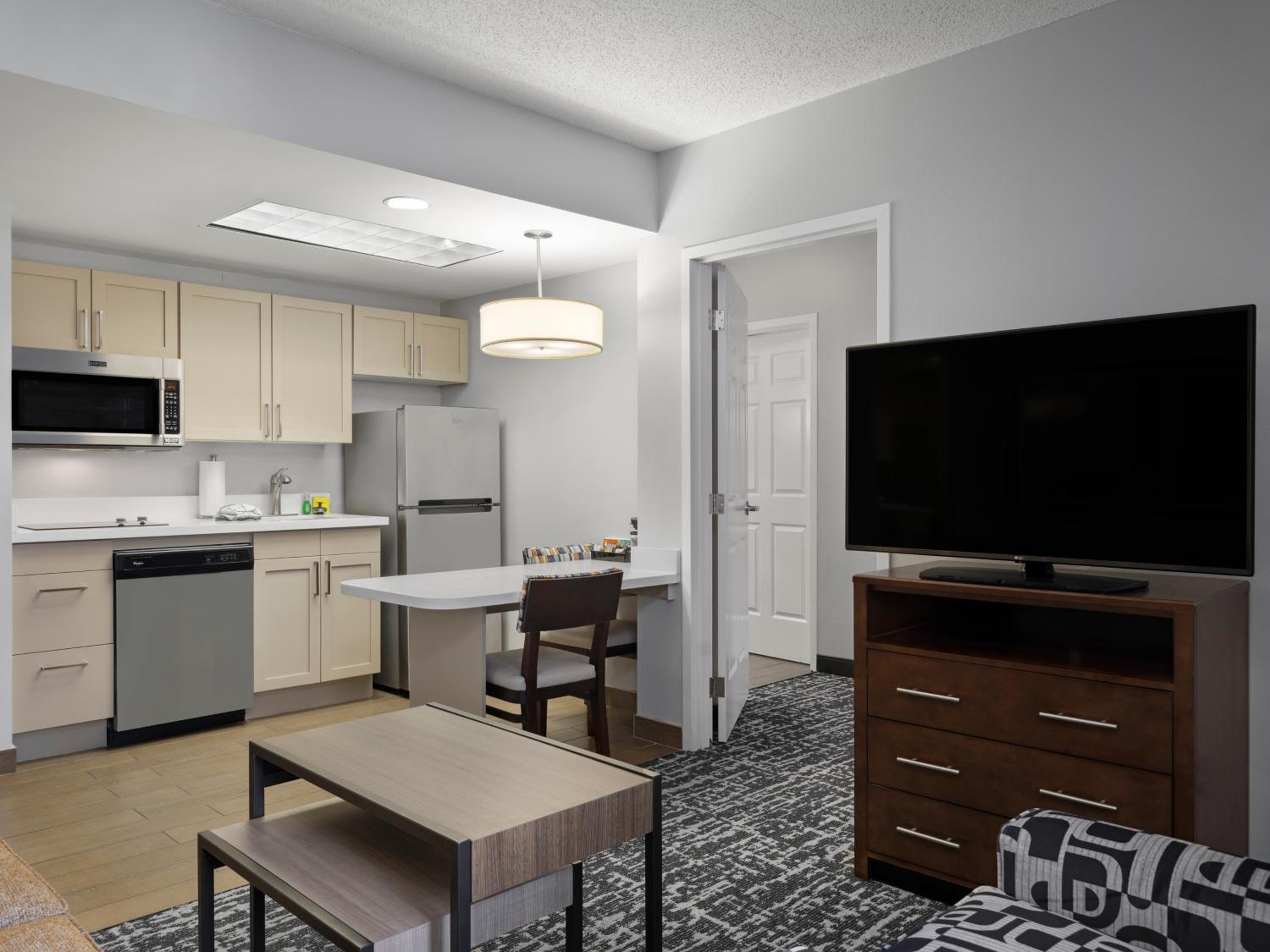 One-Bedroom King Suite - Non-Smoking - Photo 12