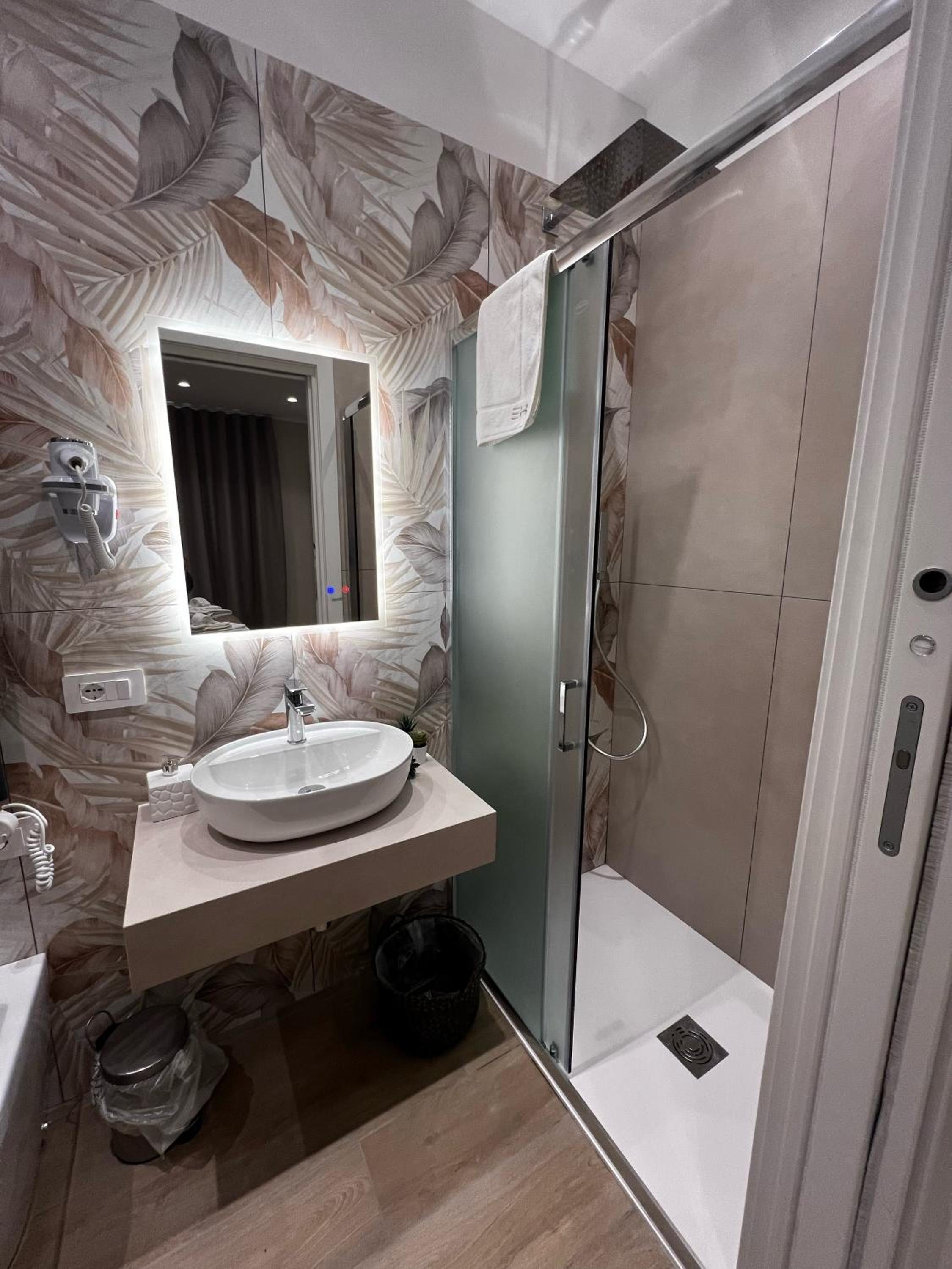 Double or Twin Room photo 3
