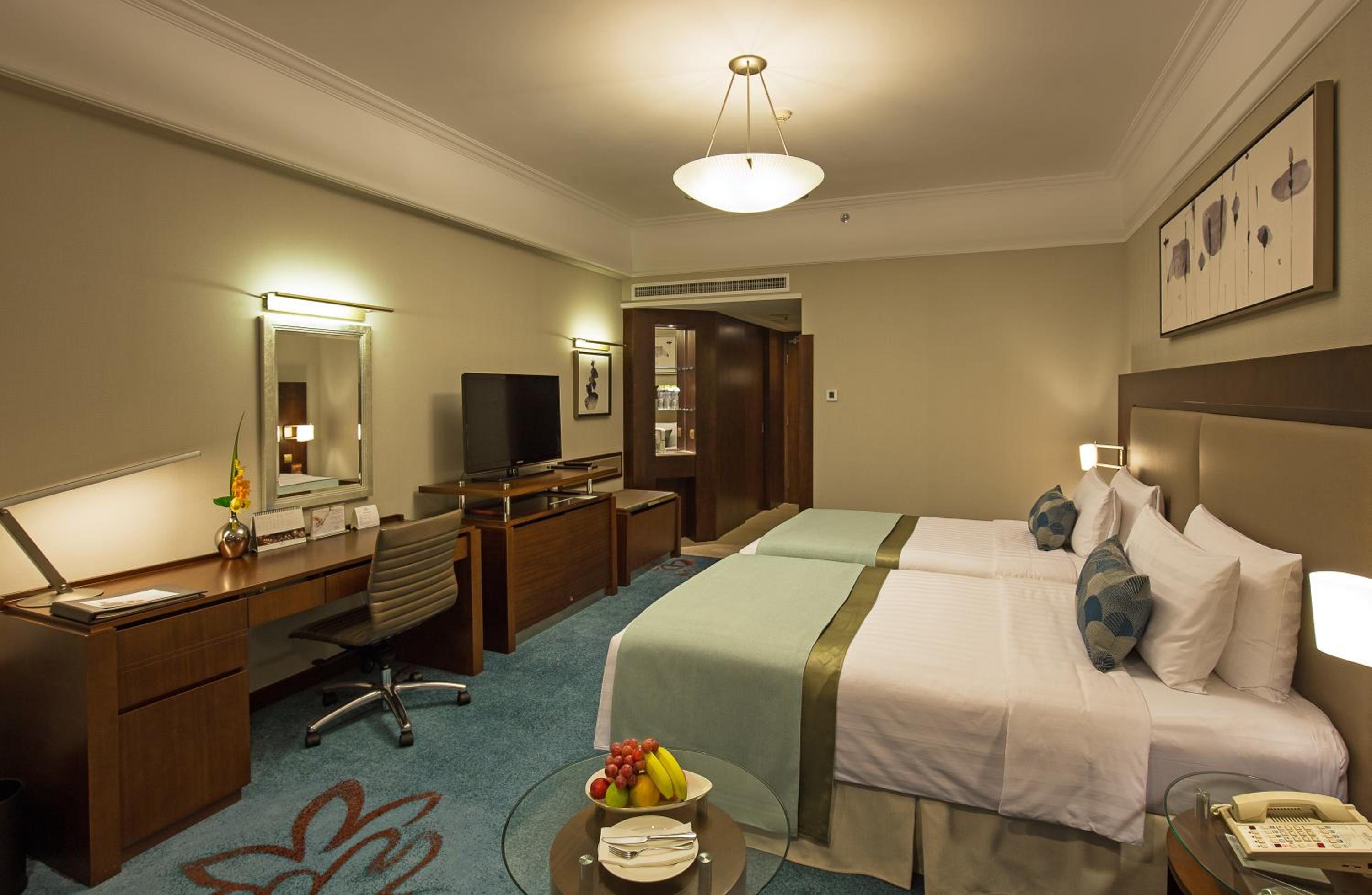Deluxe King Room - City Wing photo 3