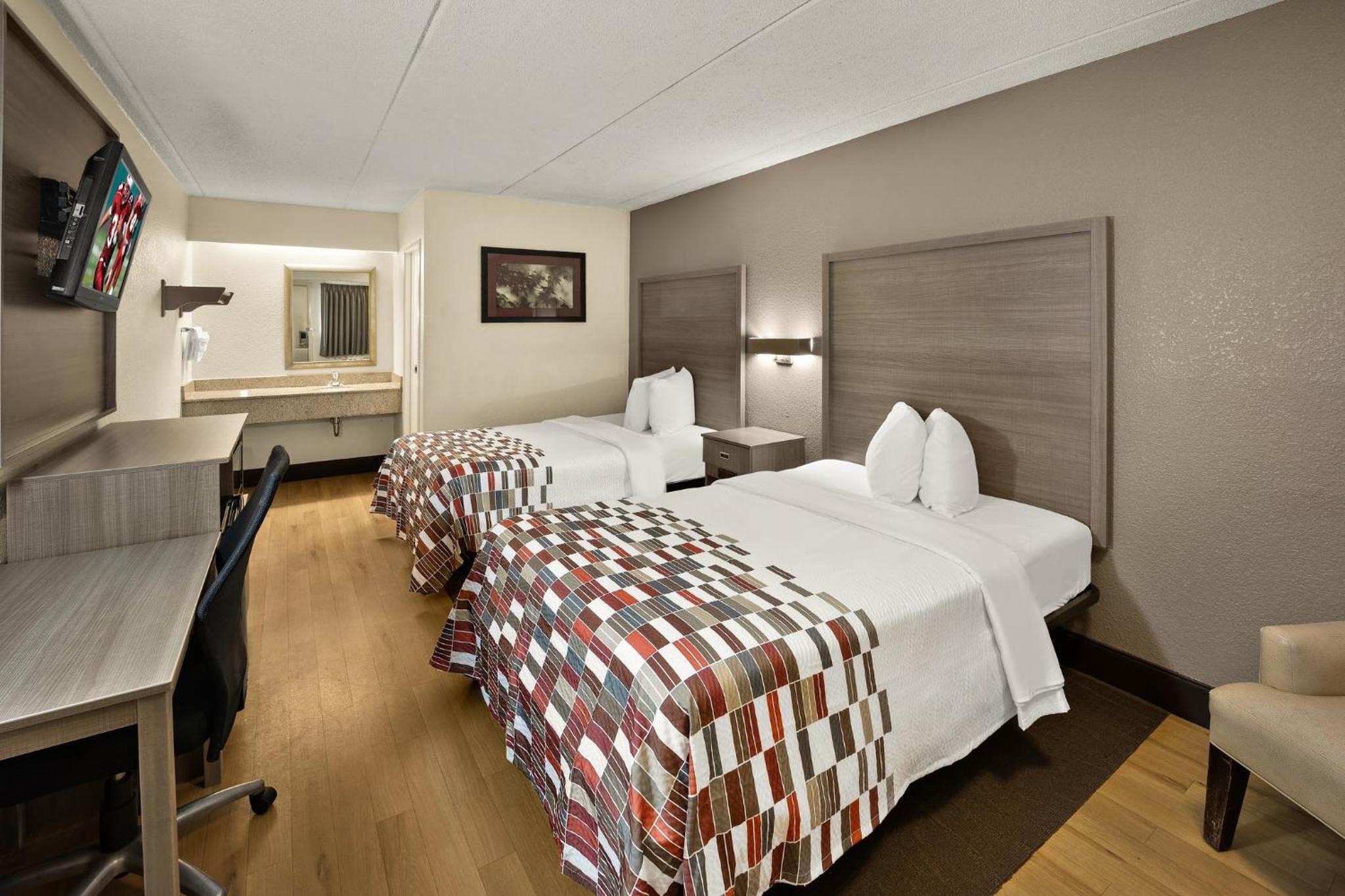 Deluxe Room with Two Double Beds Smoke Free - Photo 1