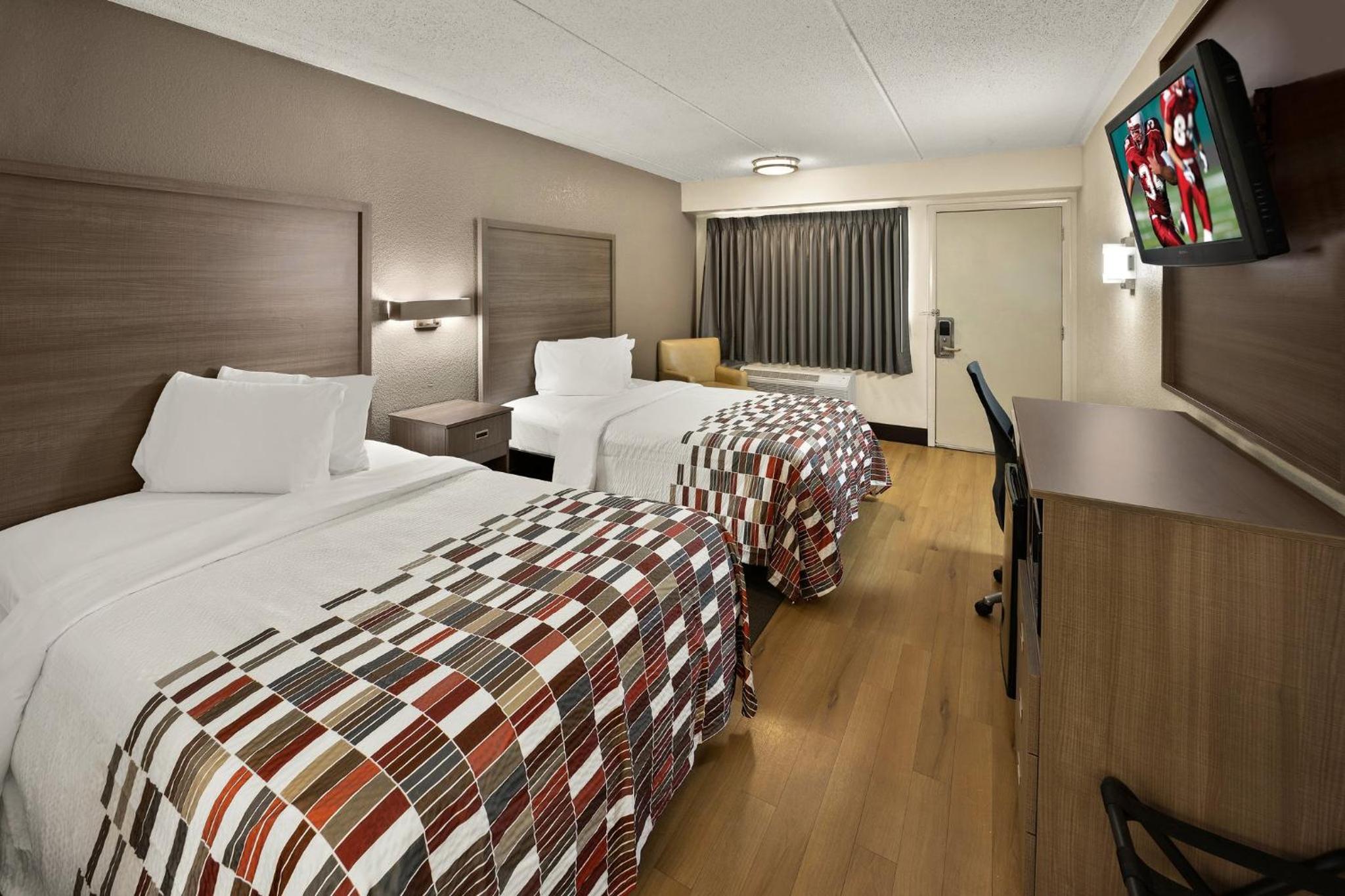 Deluxe Room with Two Double Beds Smoke Free - Photo 2