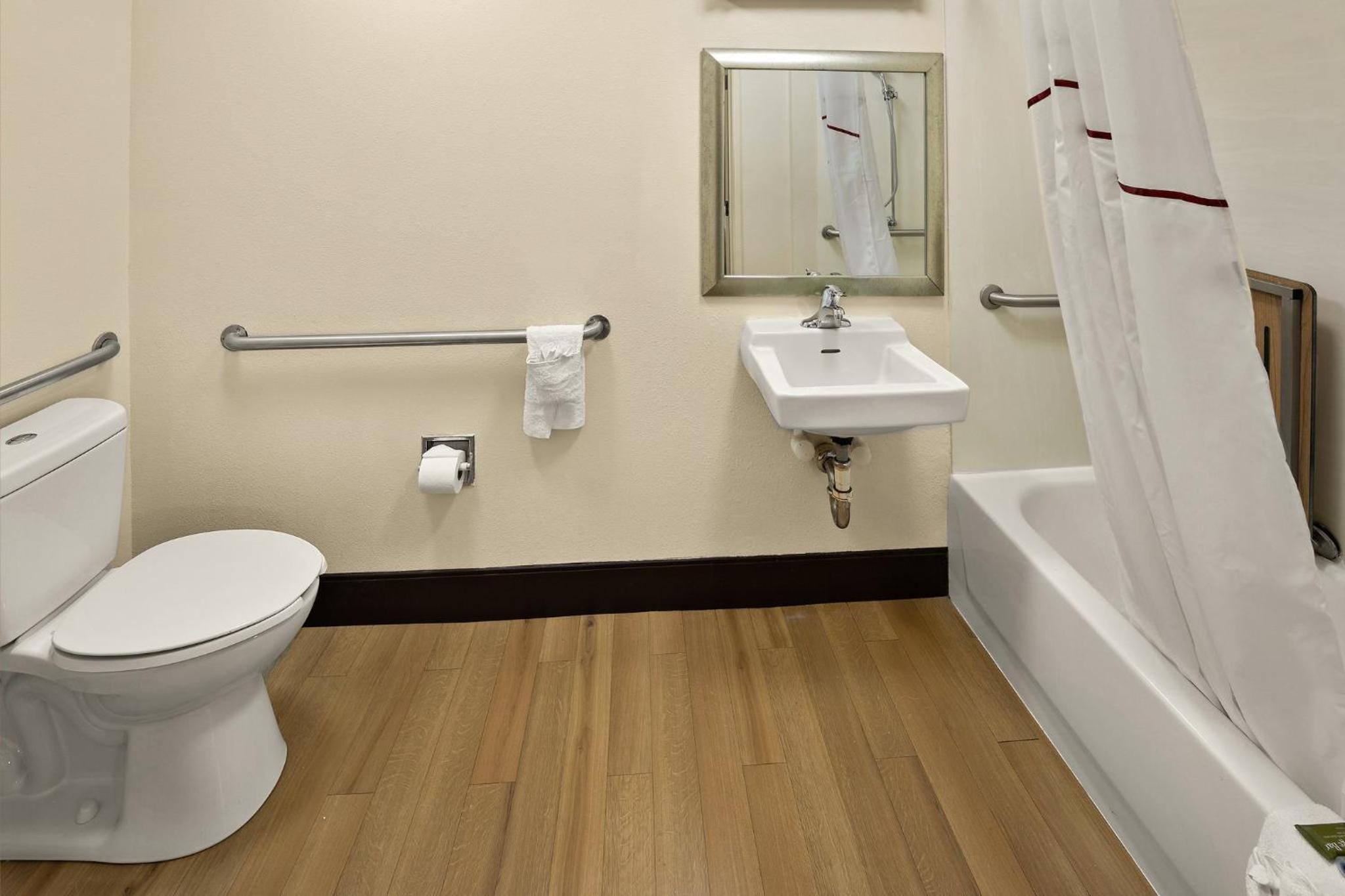 Standard Room with One Double Bed Disability Access Smoke Free - Photo 3