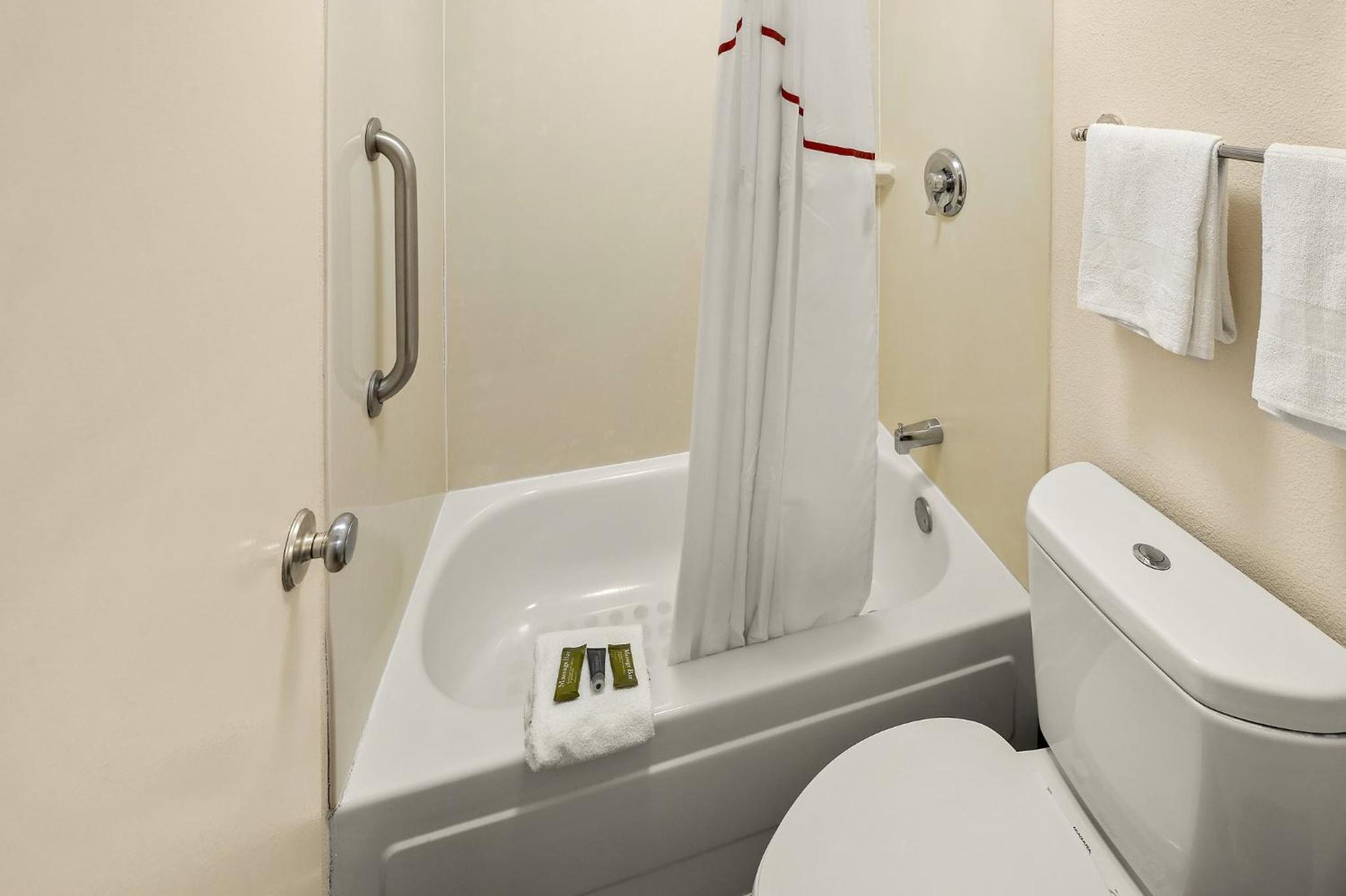 Deluxe Room with Two Double Beds Smoke Free - Photo 6