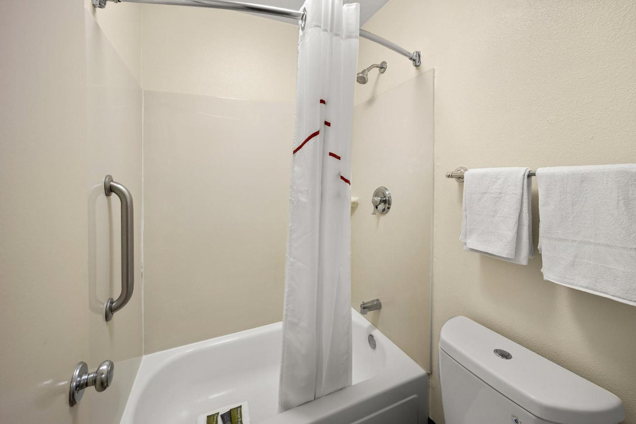 Deluxe Room with Two Double Beds Smoke Free - Photo 4